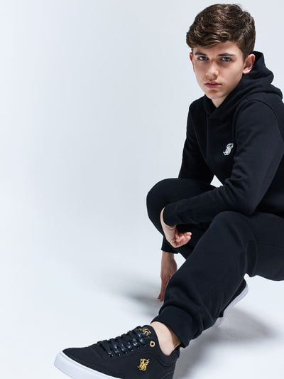 SikSilk mode posing in SikSilk clothing