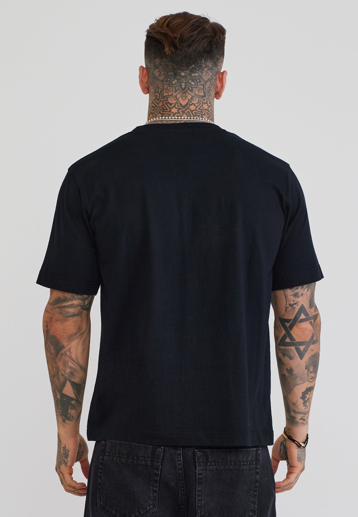 Essentials Regular Fit T-Shirt (3)