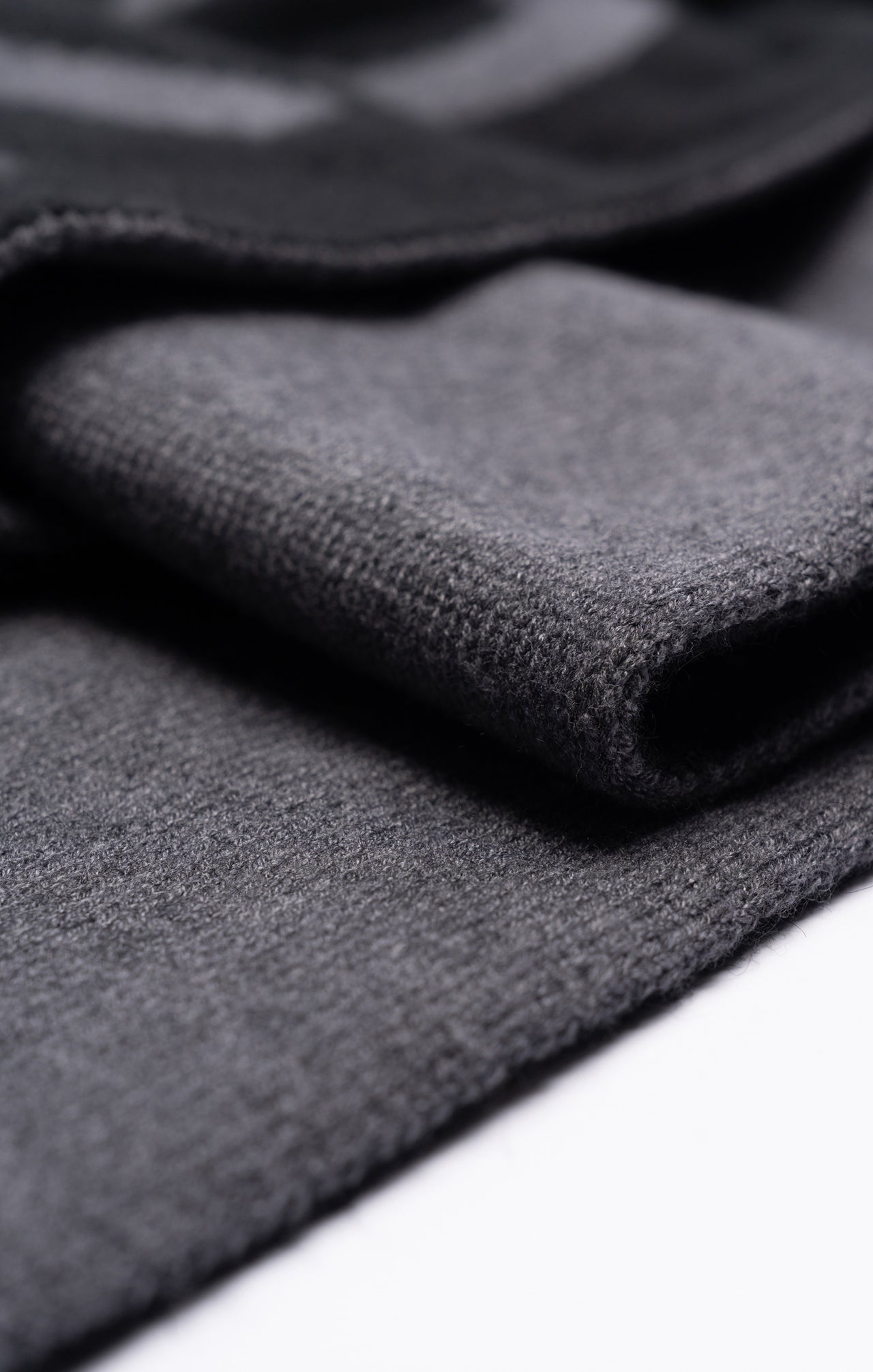 Black Knitted Scarf (3)