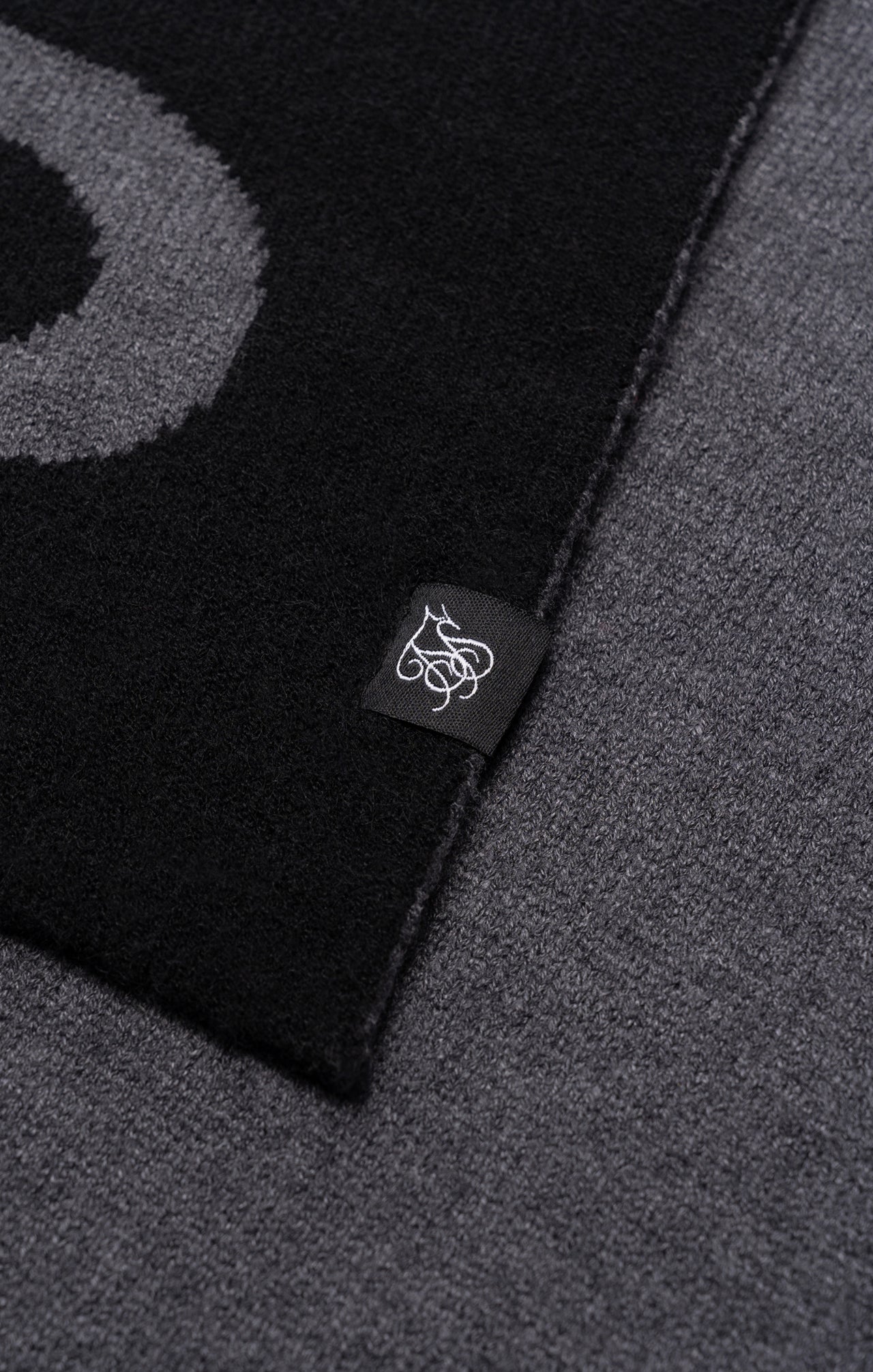 Black Knitted Scarf (4)