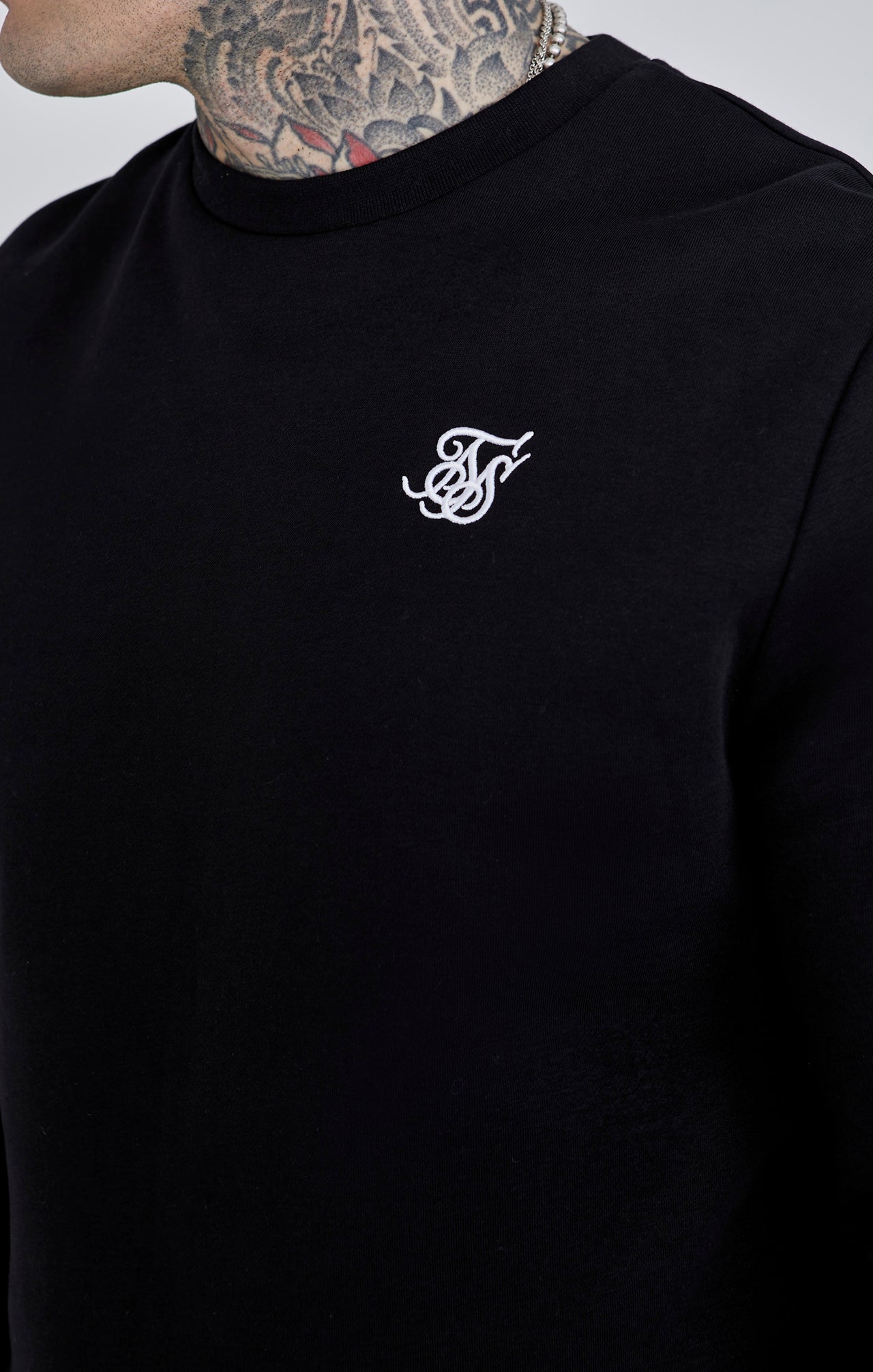 Black Essential Sweatshirt (2)