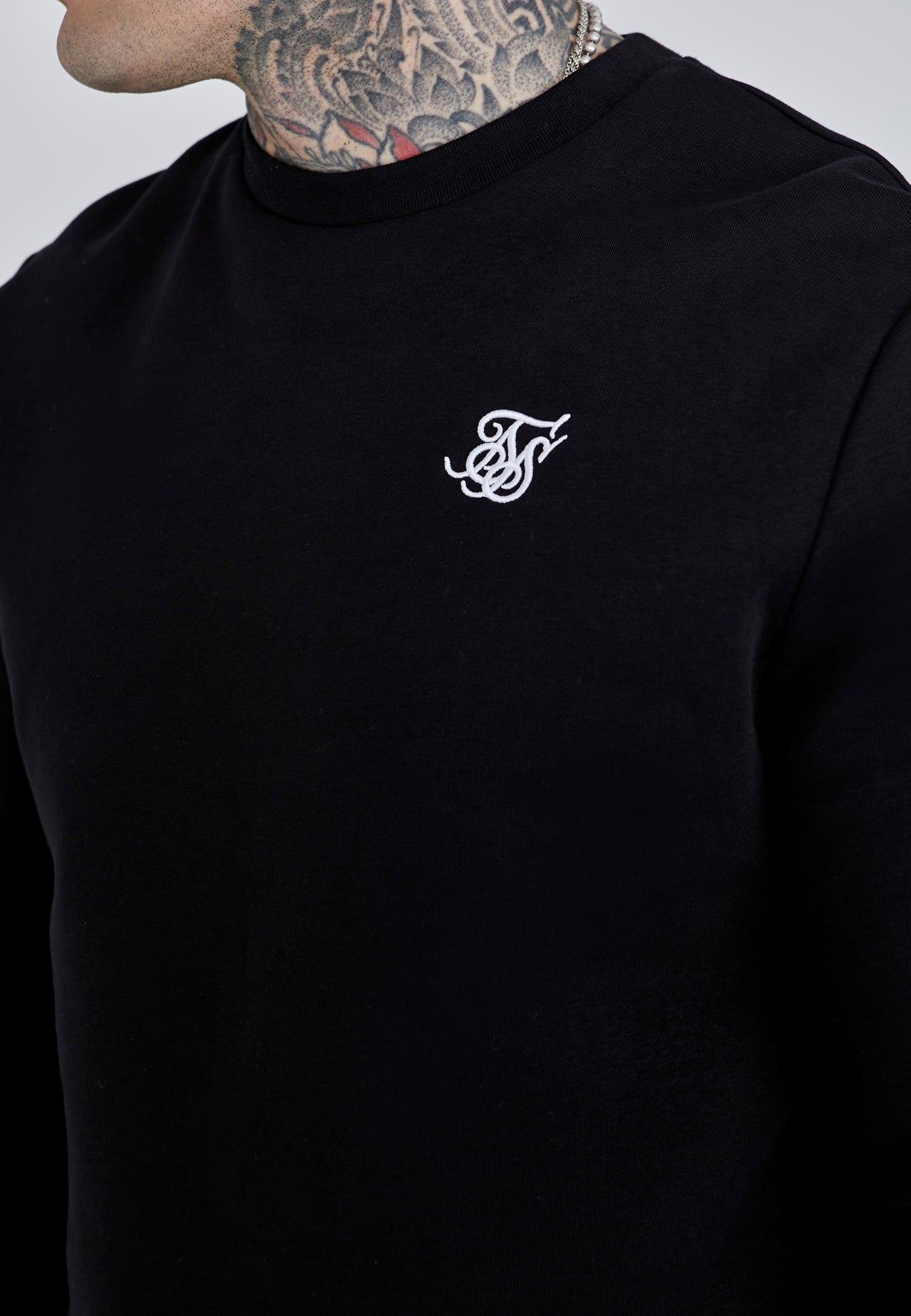 Black Essential Sweatshirt (2)