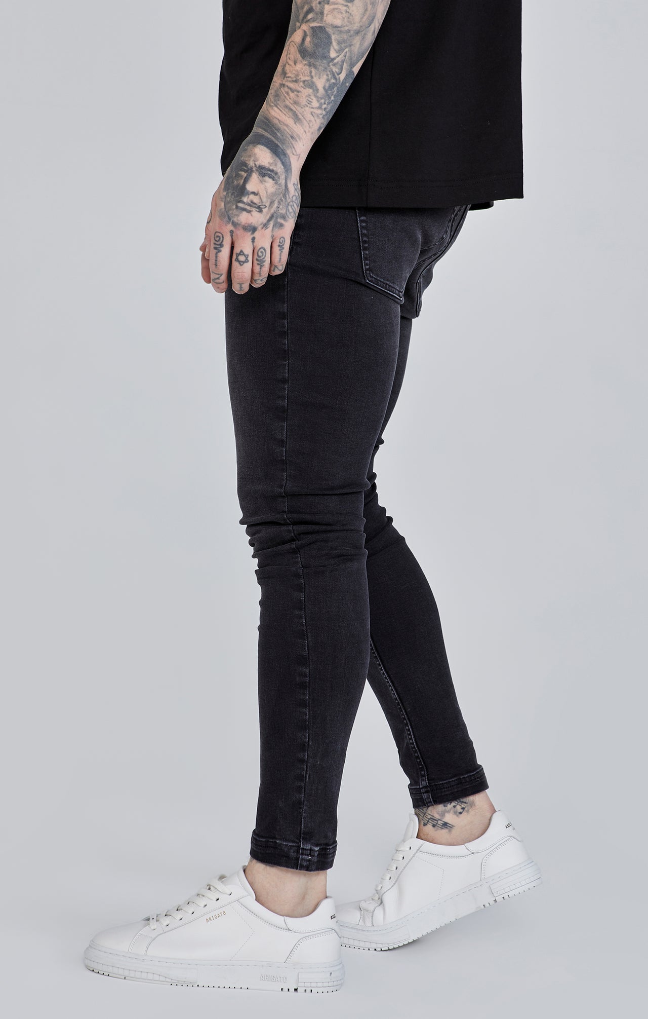 Black Skinny Jeans (2)