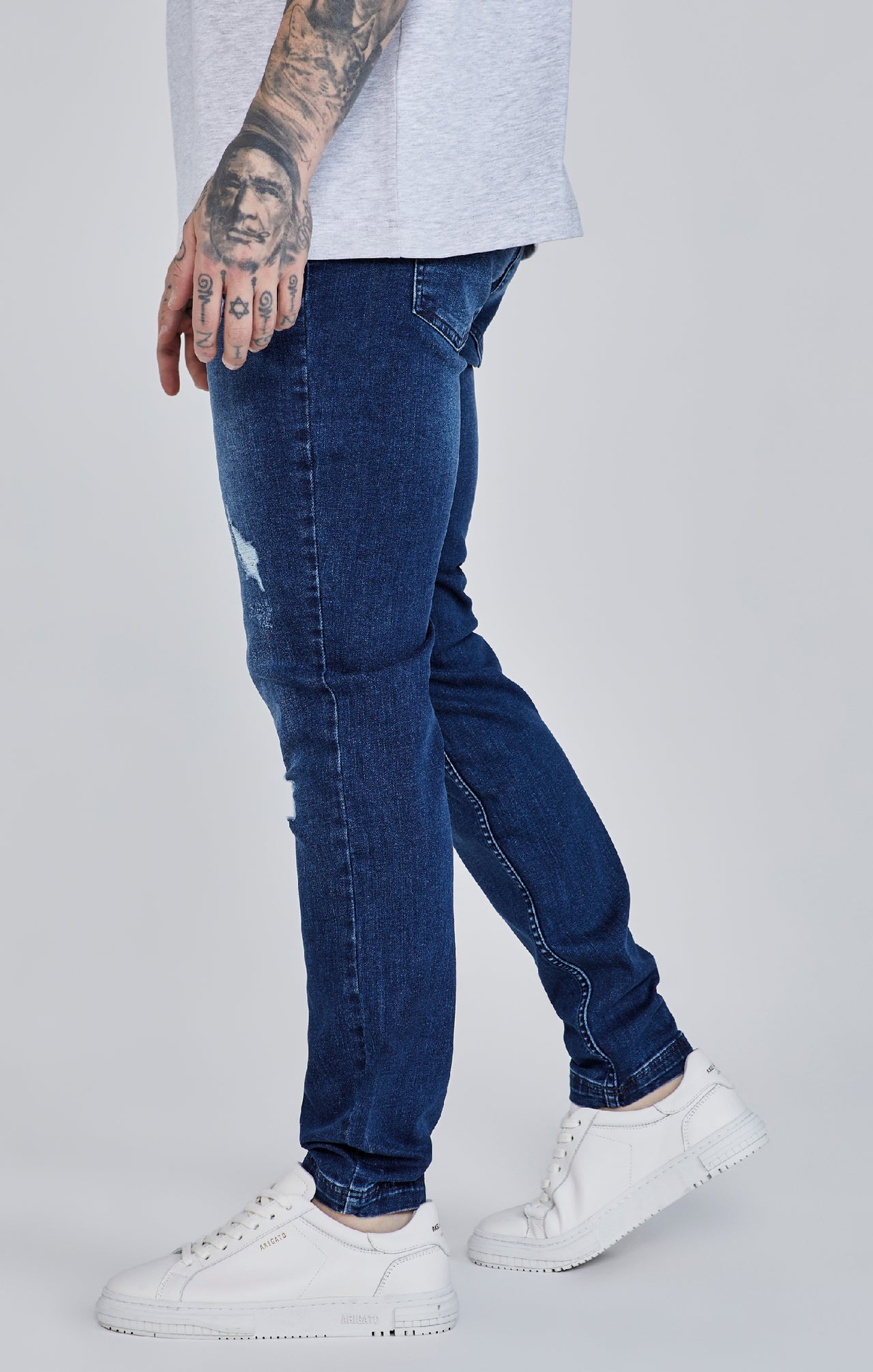 Distressed Slim Fit Jeans (2)