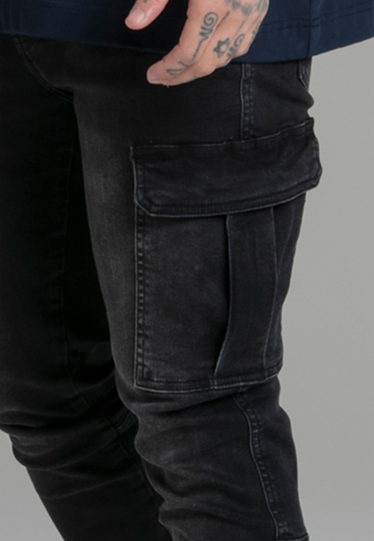 Black Cargo Jeans (3)