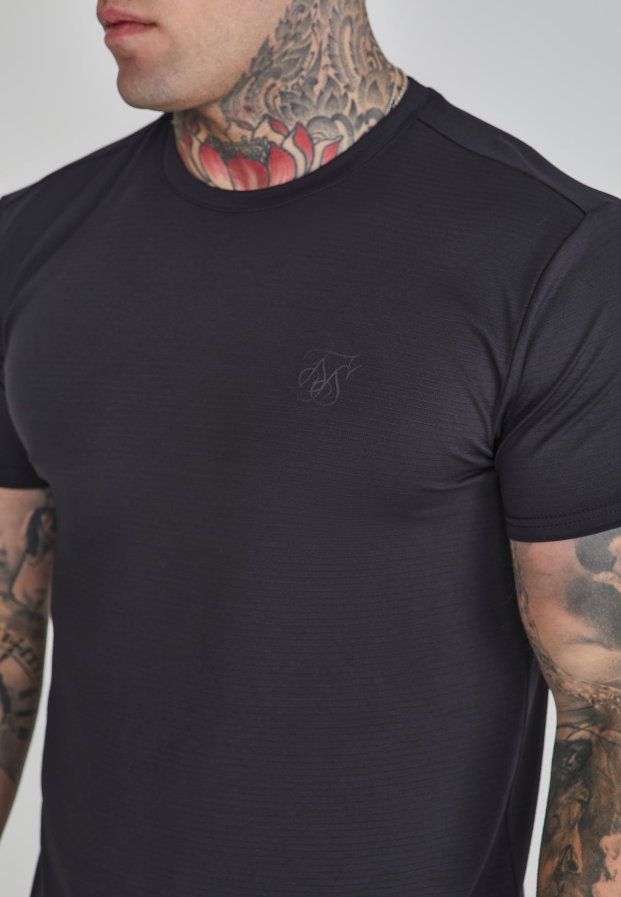 Black Muscle Fit T-Shirt (2)