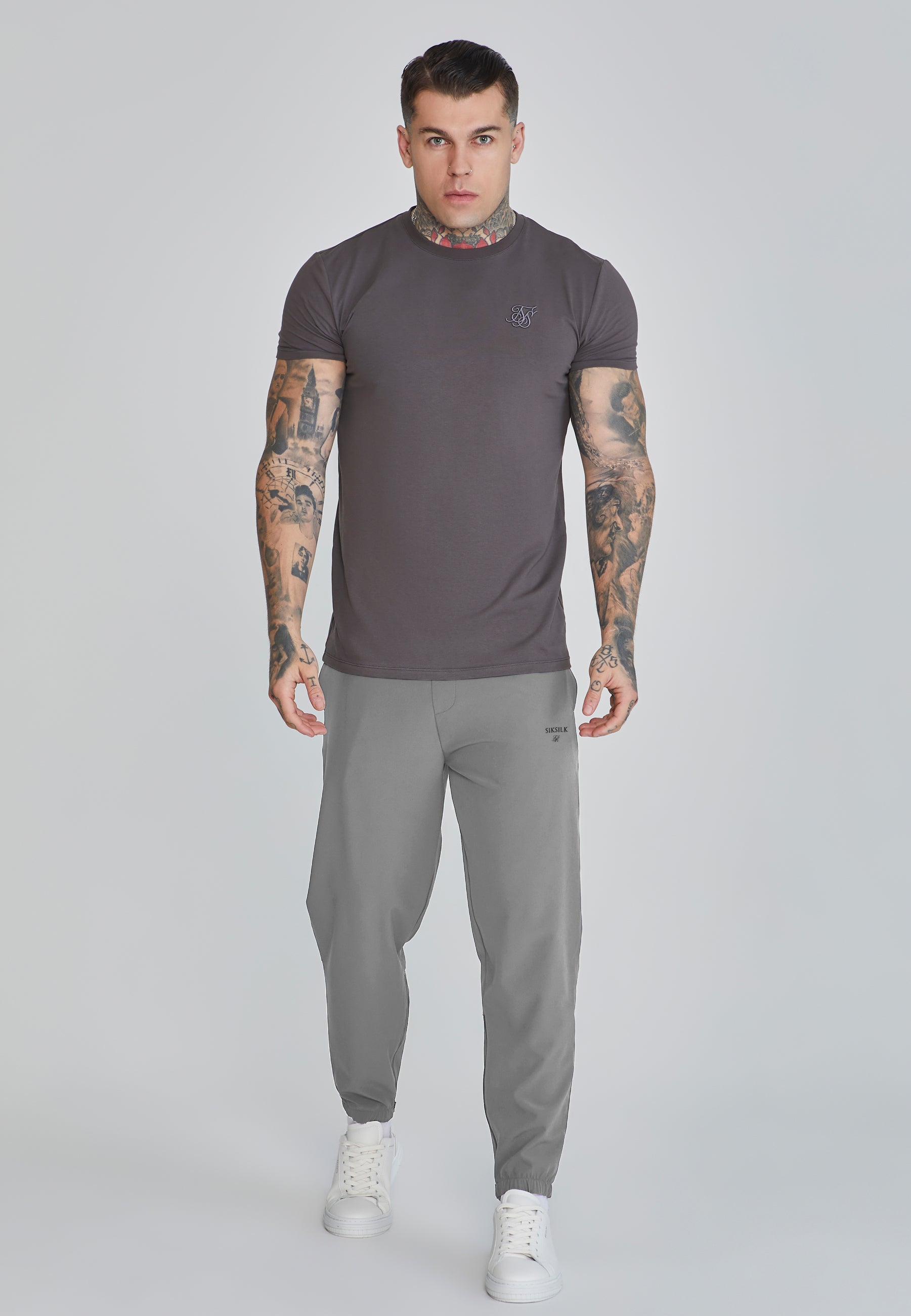 Siksilk Pantalon Chandal Gris Oscuro Jogger Siksilk Blanco PB