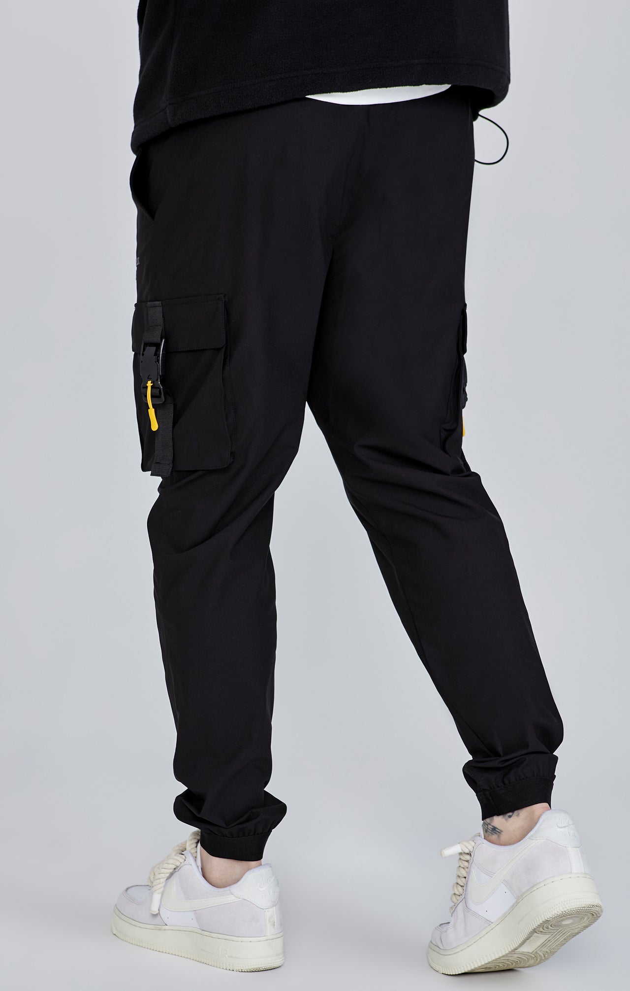 Black Cargo Pants (3)