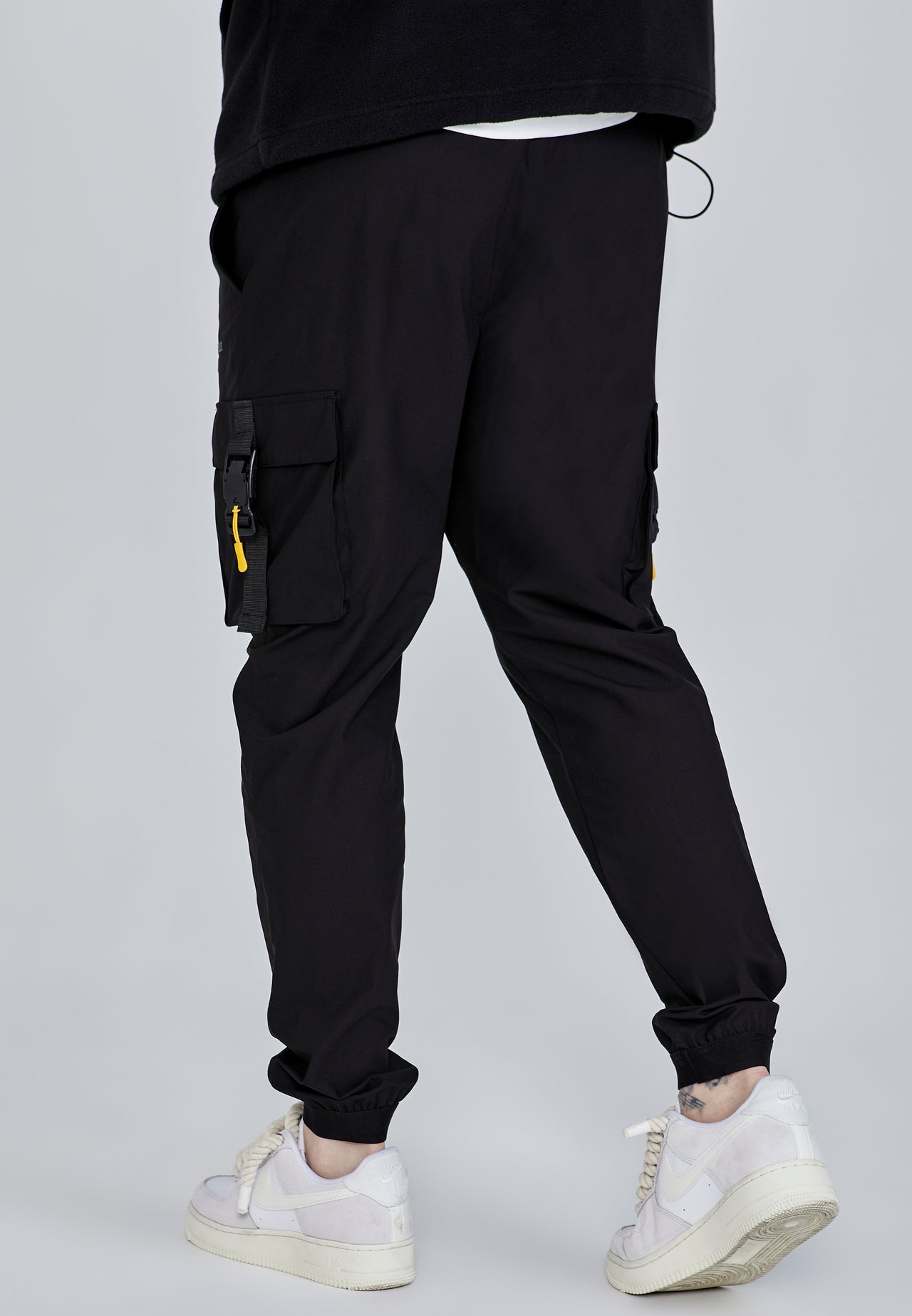 Black Cargo Pants (3)