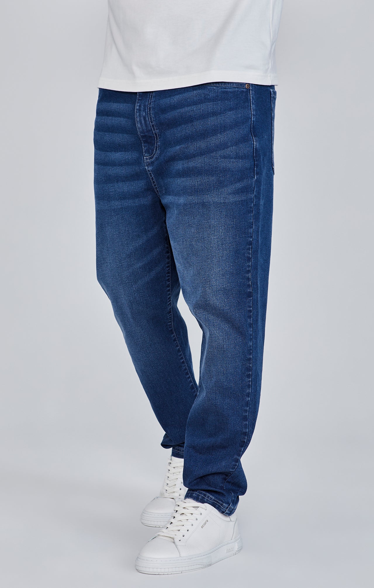 Tapered Jeans