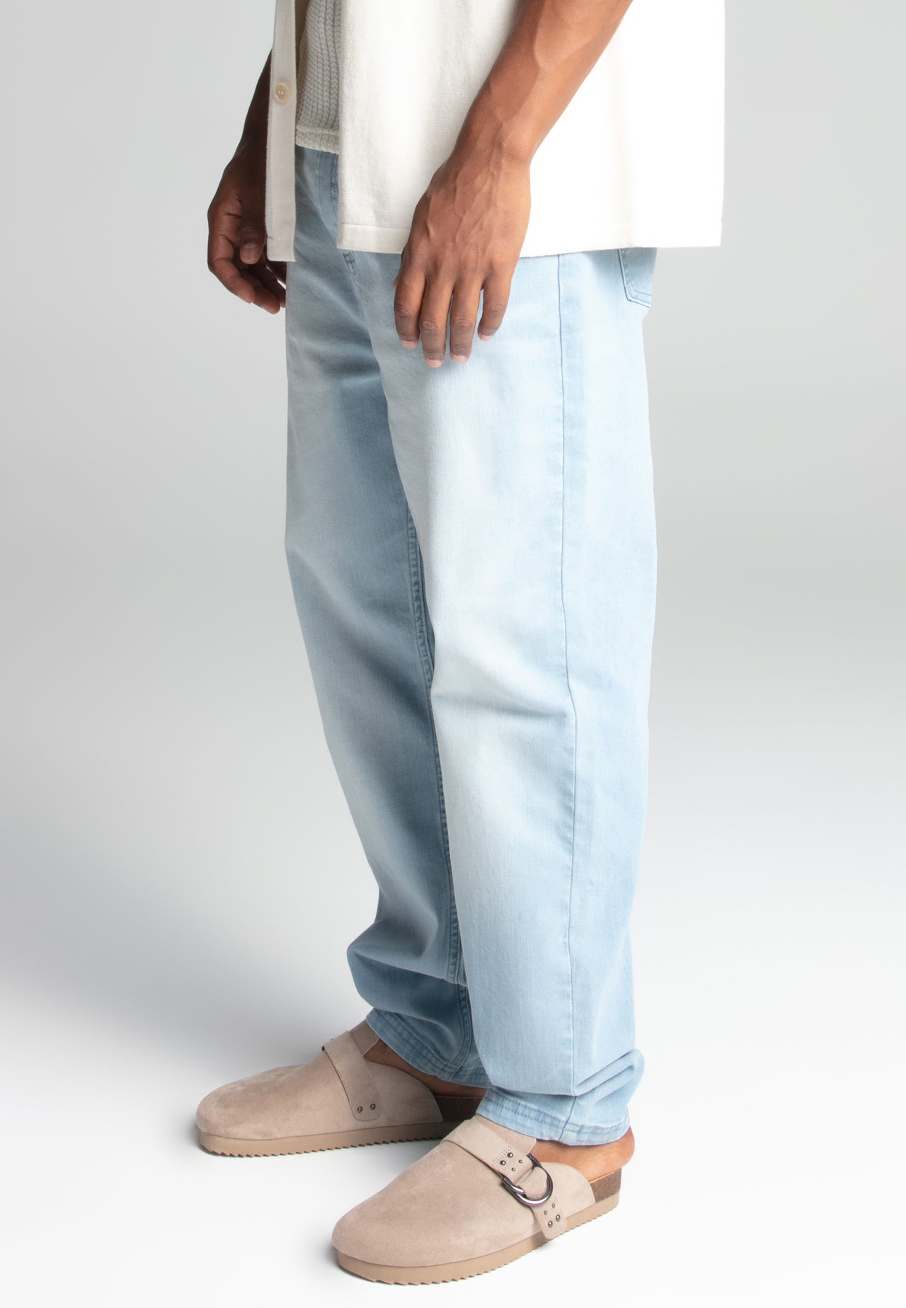 Washed Light Blue Tapered Jeans (2)