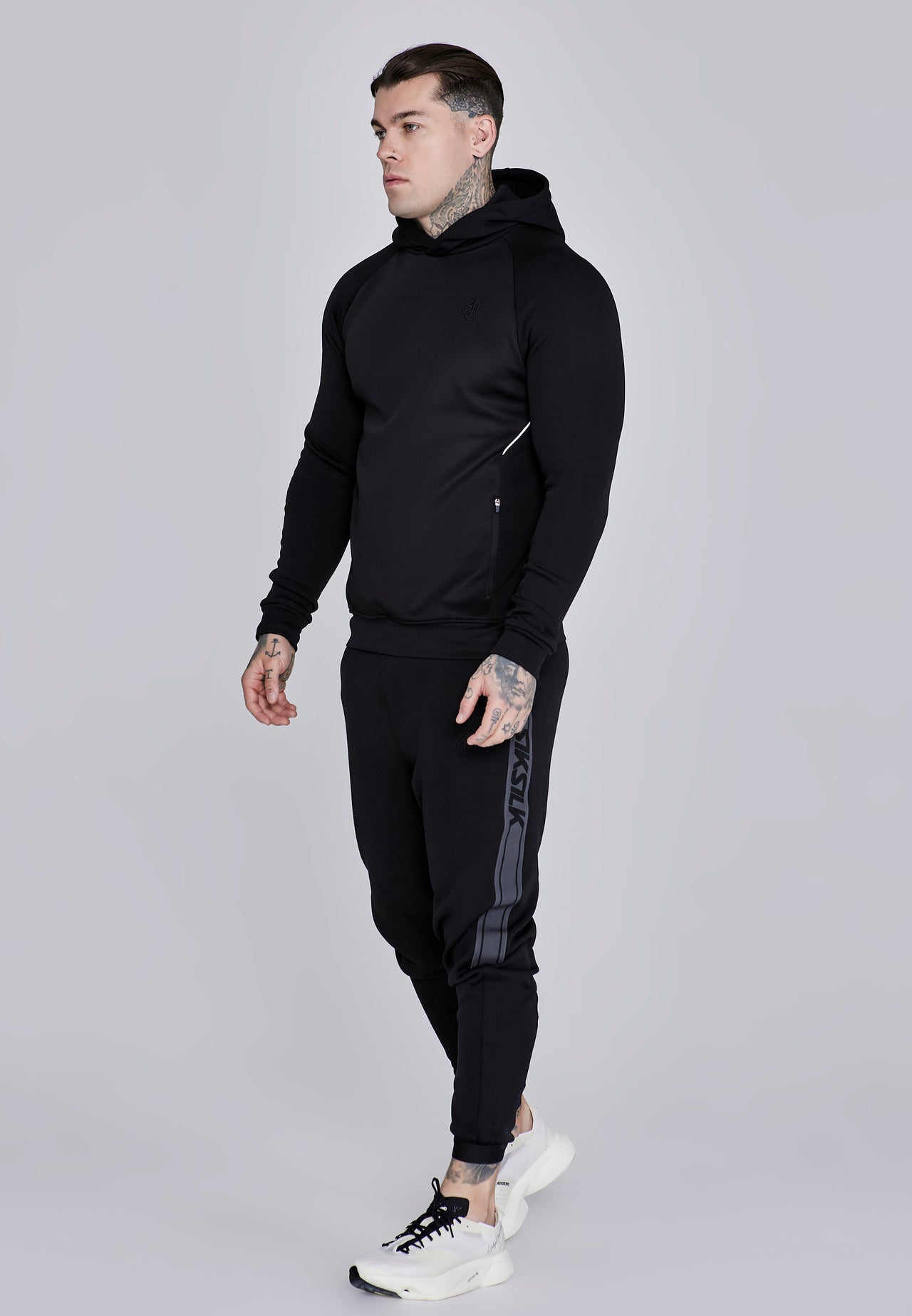Black Muscle Fit Hoodie (3)