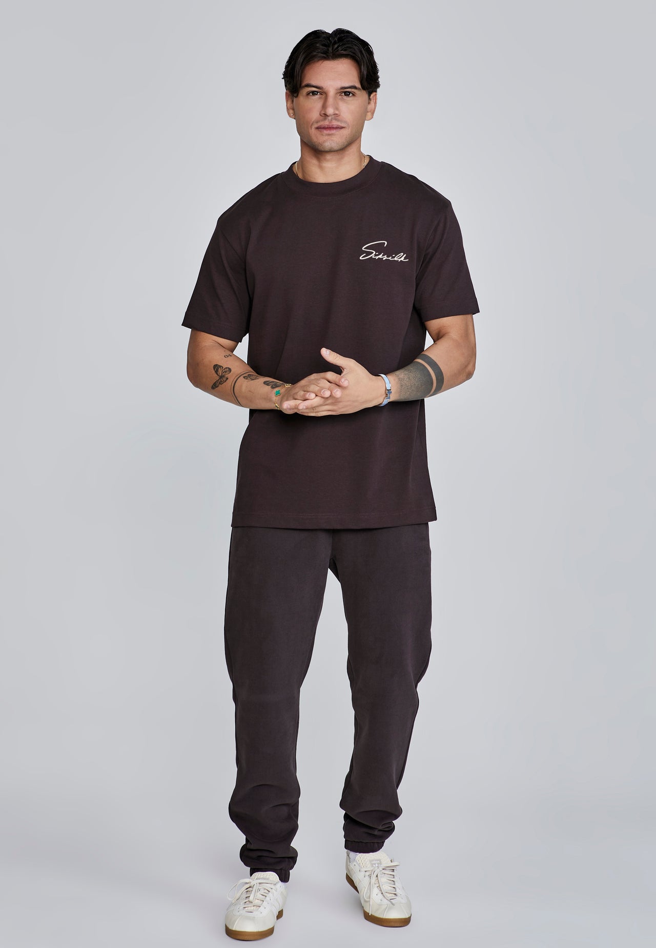 Signature T-Shirt (1)