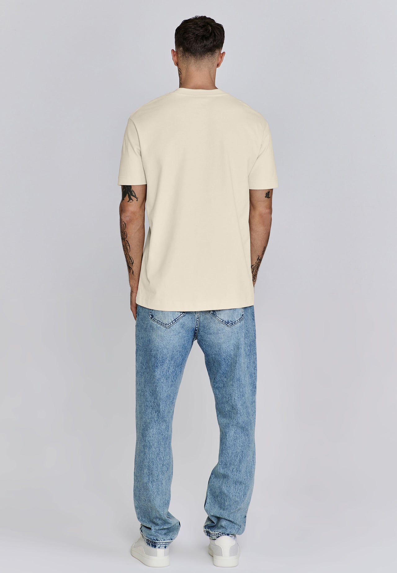 Signature T-Shirt (4)