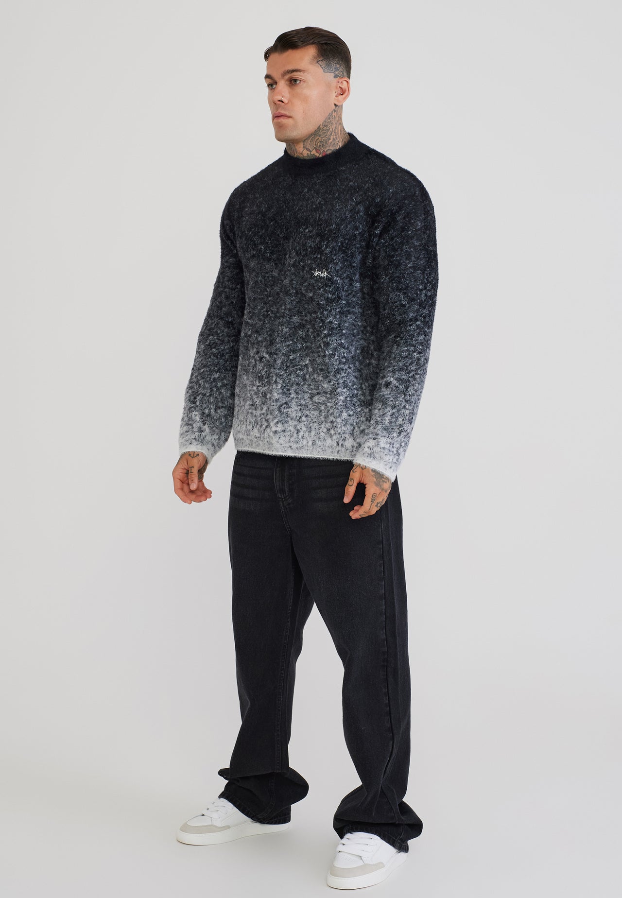 Black and White Knitted Fade Sweater (3)