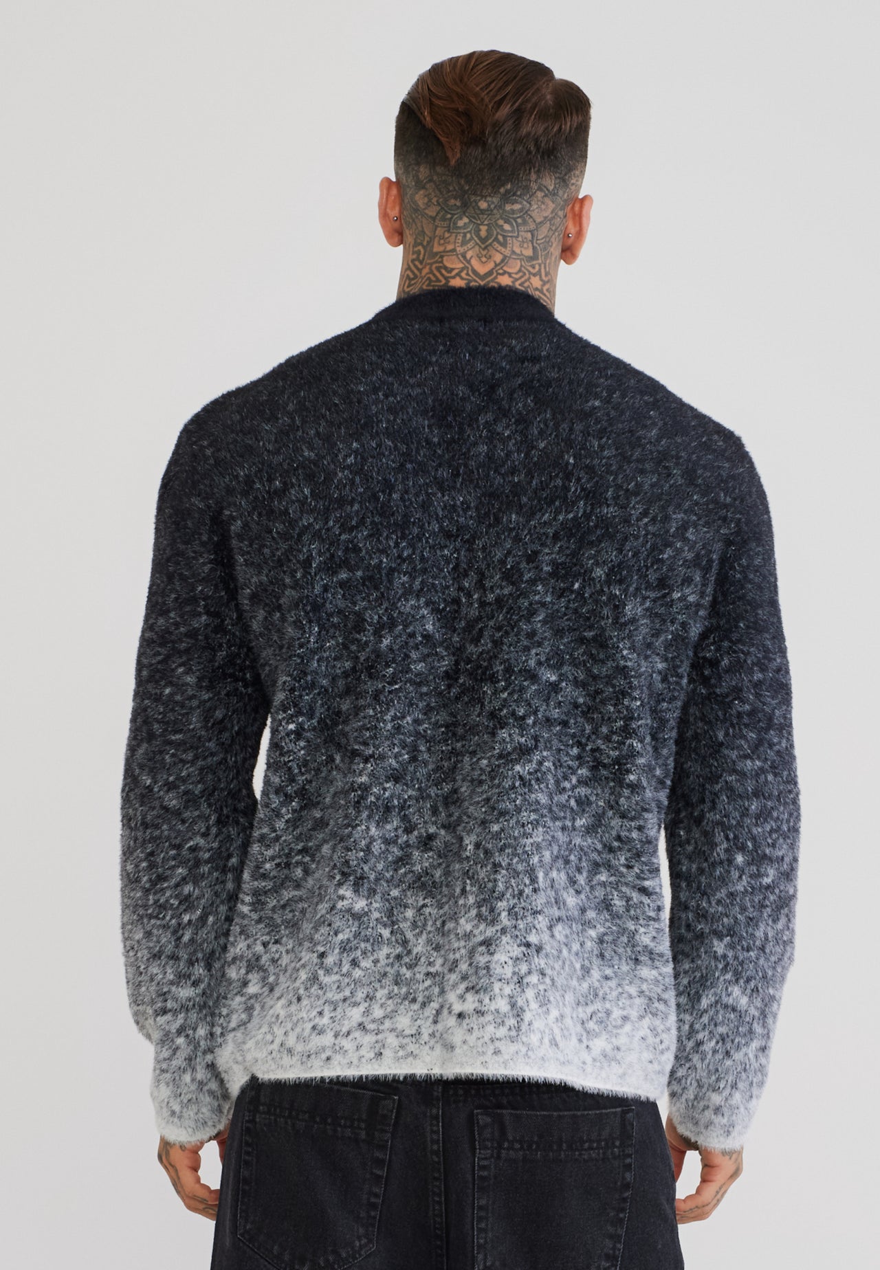 Black and White Knitted Fade Sweater (4)