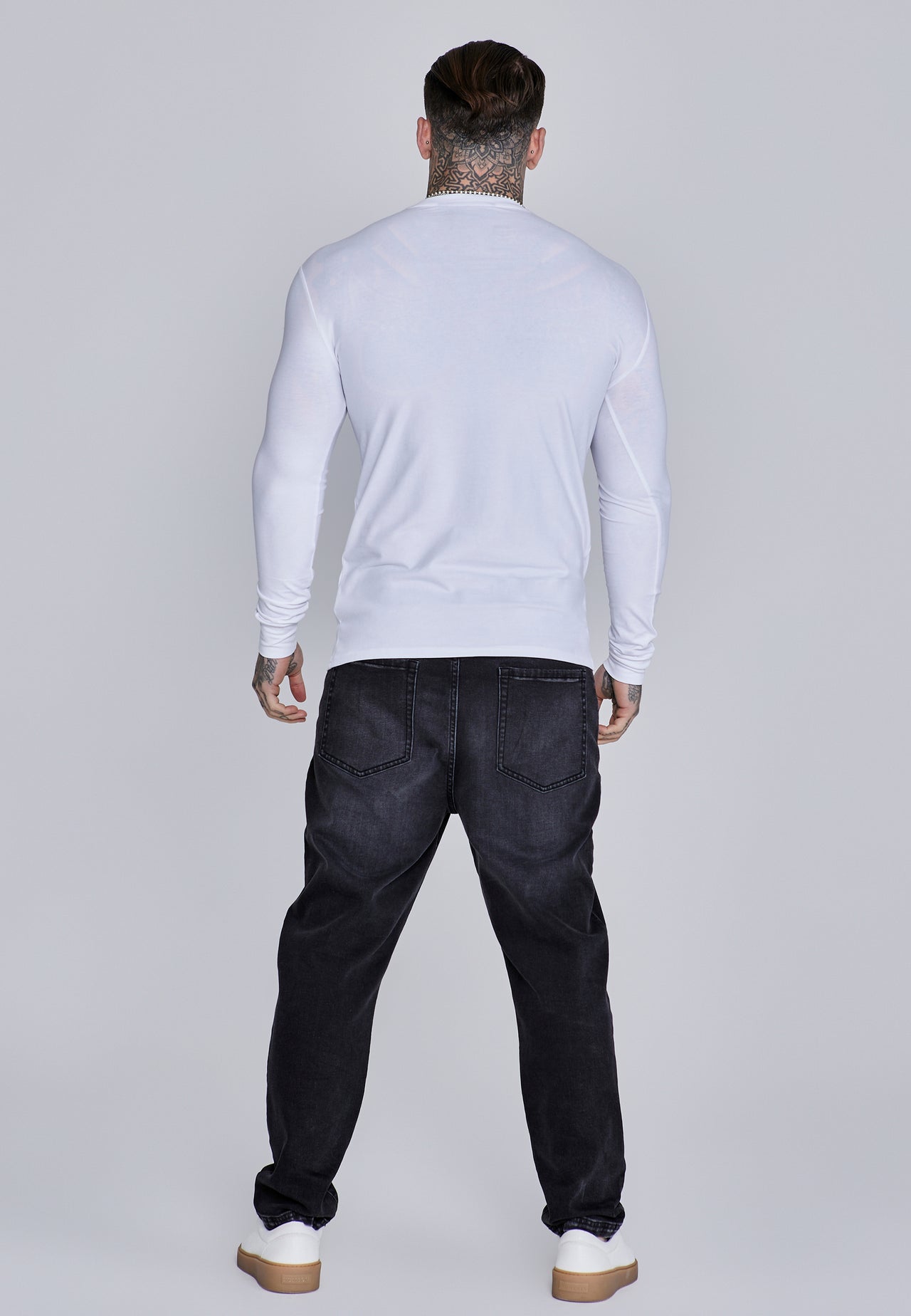 White Essentials LS T-Shirt (4)