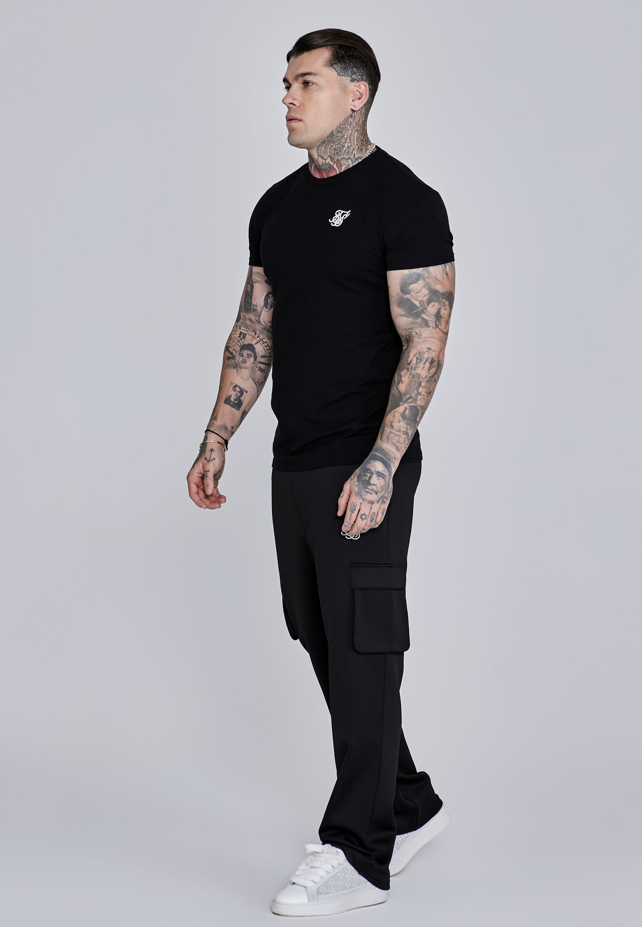 Black Essentials T-Shirt (3)