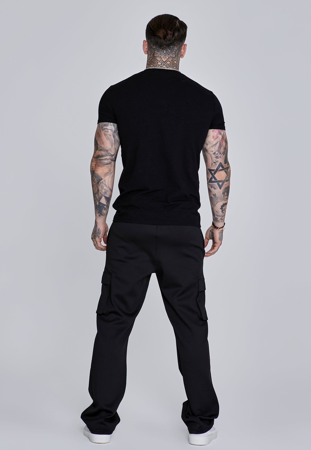 Black Essentials T-Shirt (5)