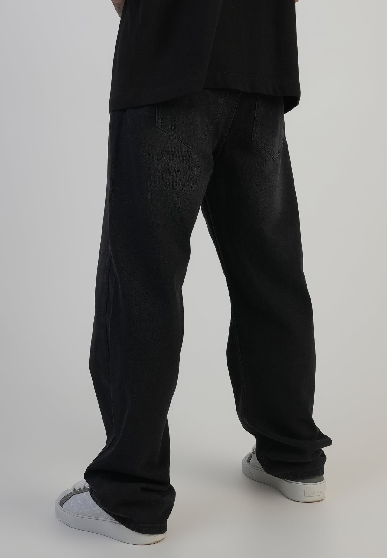 Black Loose Fit Jeans (2)