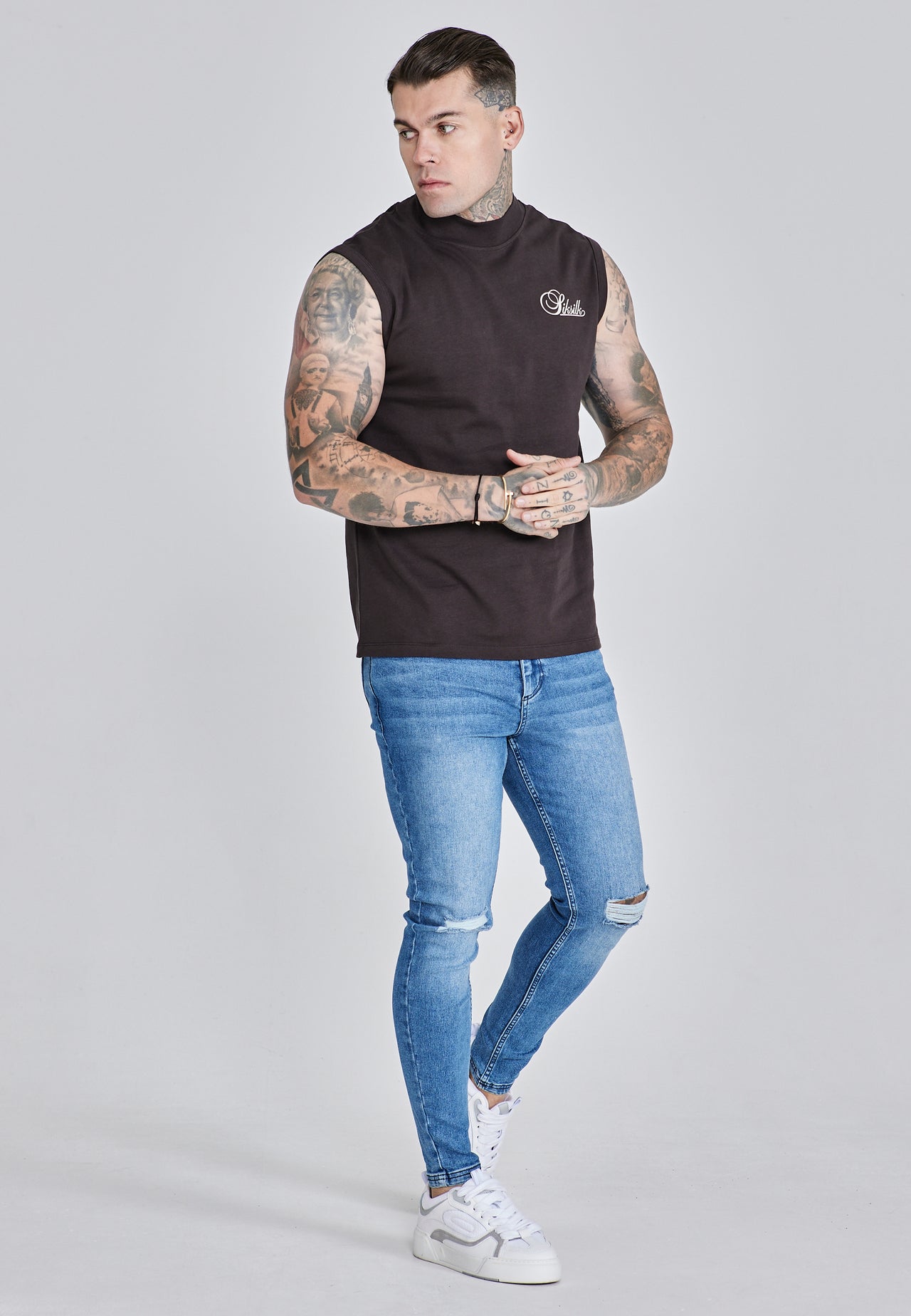 Black Sleeveless T-Shirt (3)