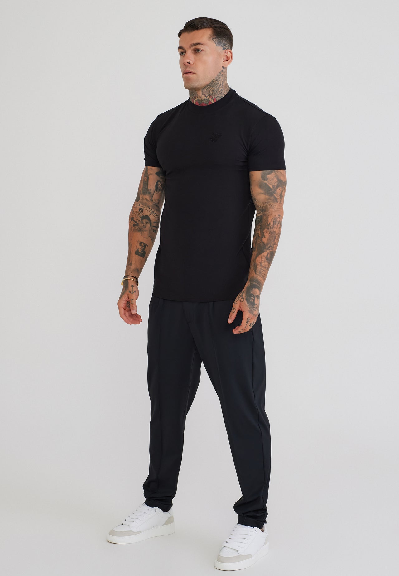 Black Muscle Fit T-Shirt (3)