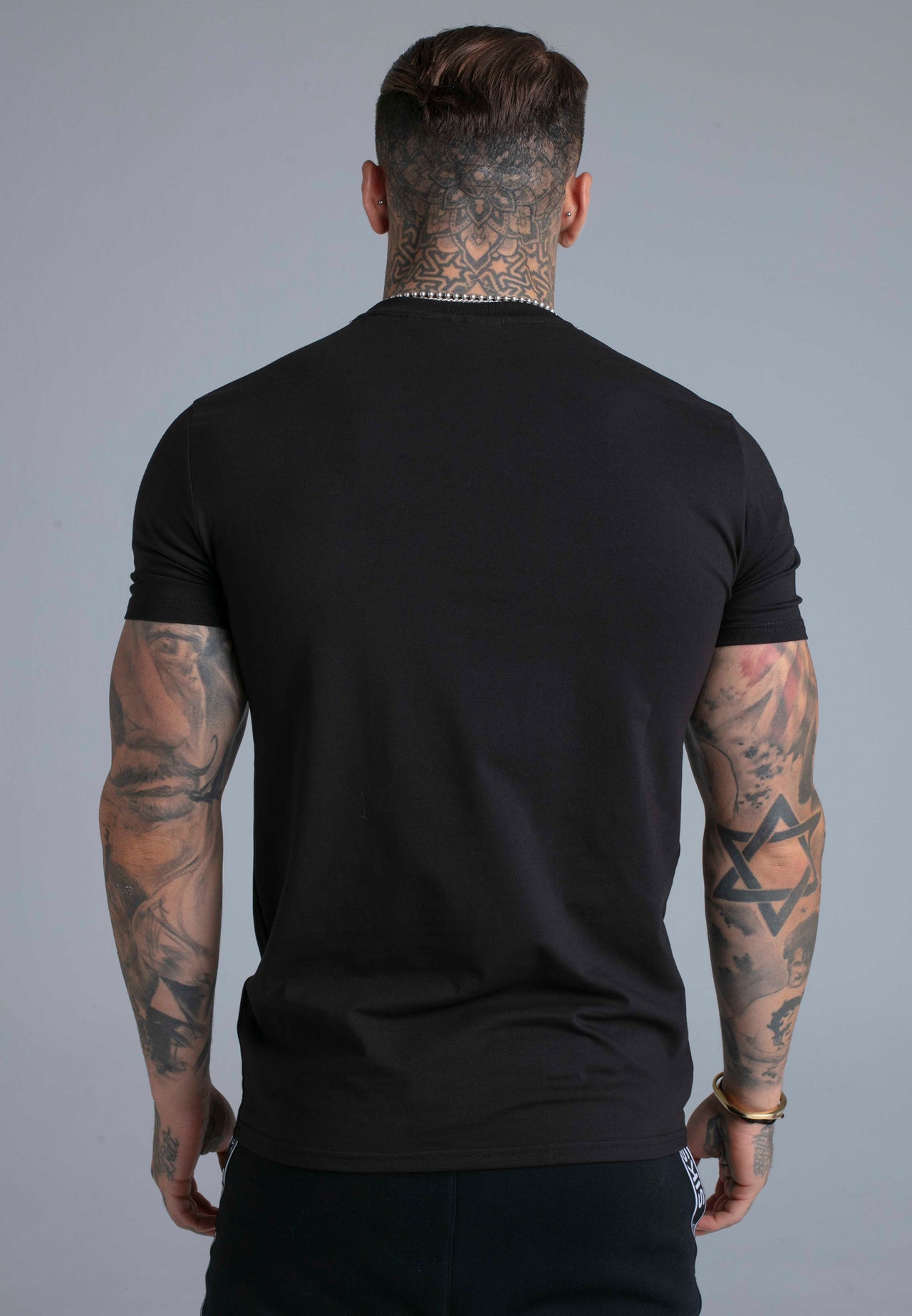 Black Essentials T-Shirt (3)