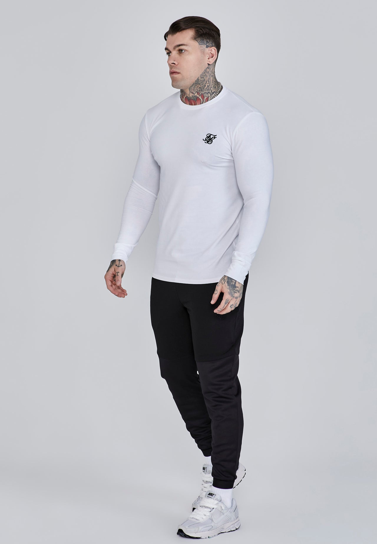 White Essentials Long Sleeve T-Shirt (3)