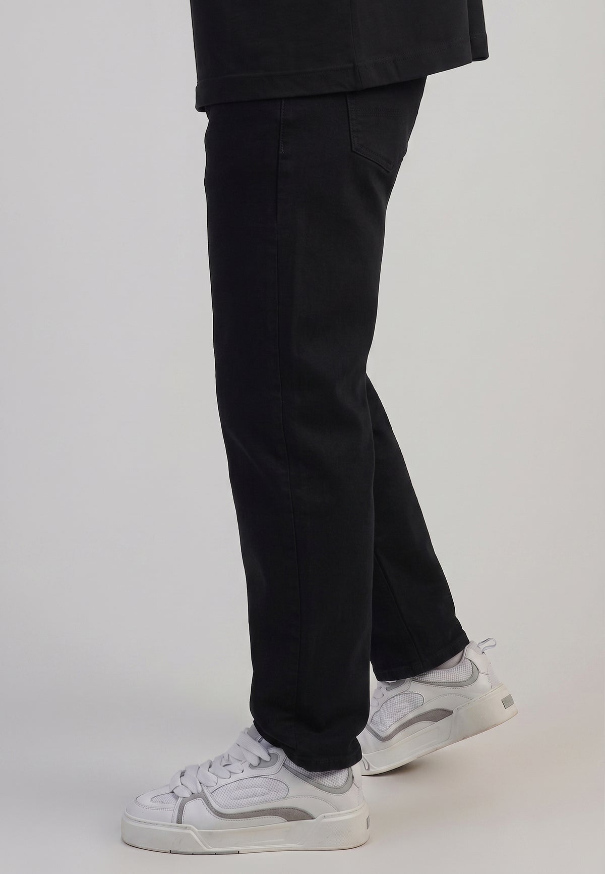 Black Tapered Fit Jeans (1)