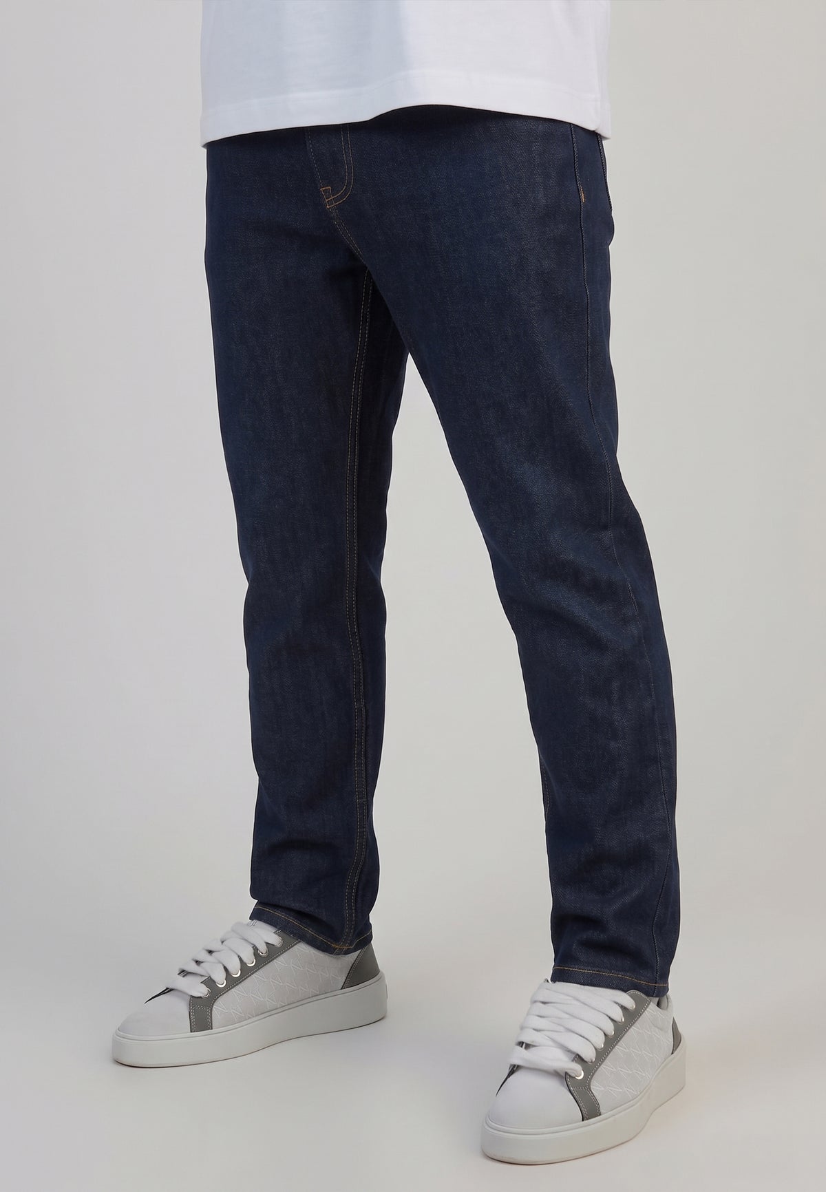 Tapered Jeans