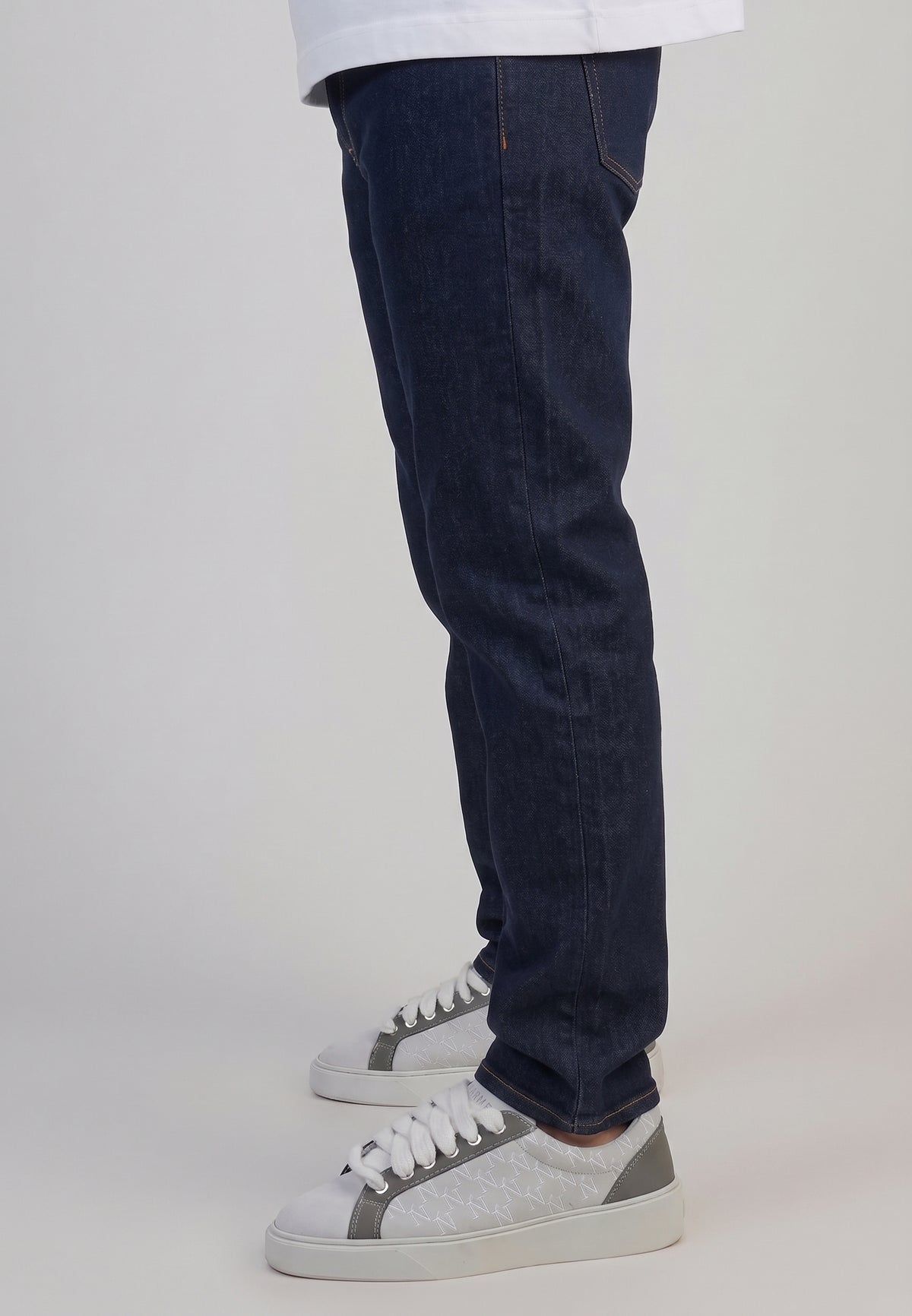 Tapered Jeans (1)
