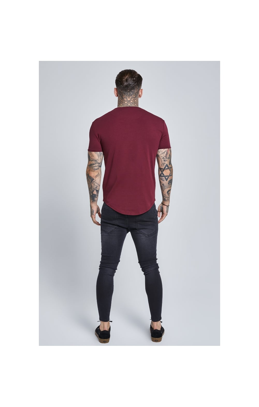 Load image into Gallery viewer, Burgundy Short Sleeve Muscle Fit T-Shirt (3)