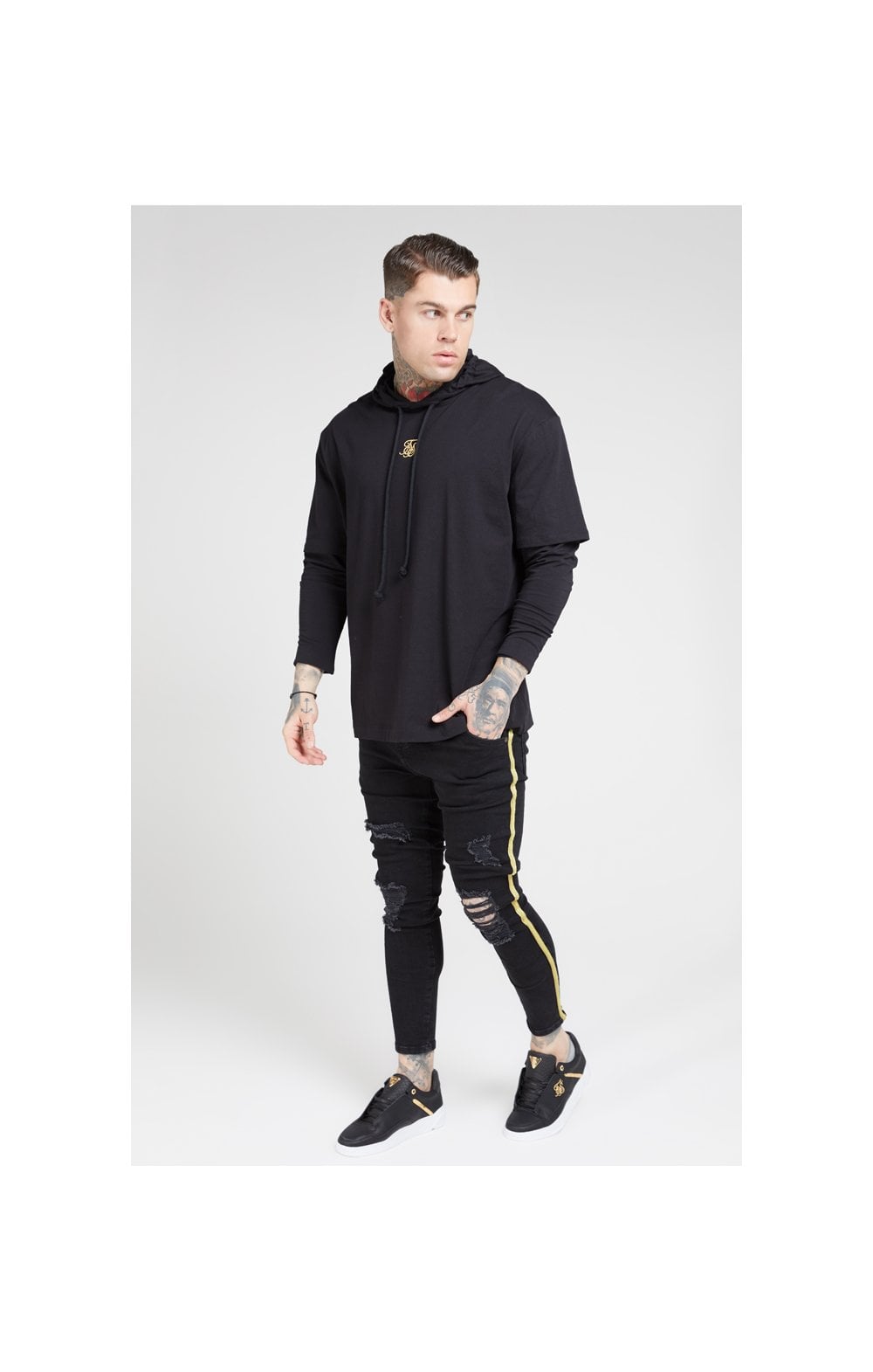 Load image into Gallery viewer, SikSilk L/S Essential Undergarment Cuff Tee - Black &amp; Gold (2)