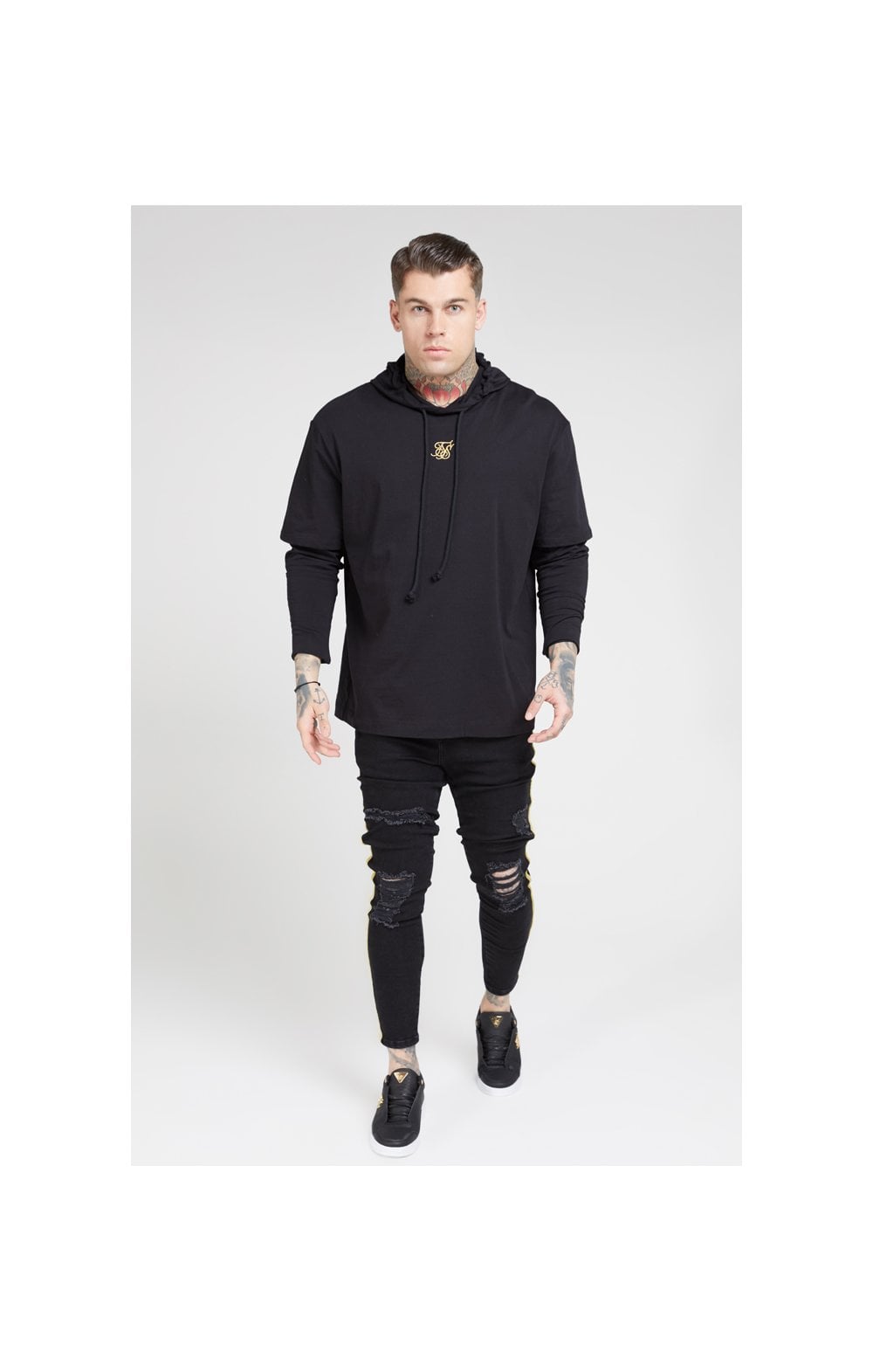 Load image into Gallery viewer, SikSilk L/S Essential Undergarment Cuff Tee - Black &amp; Gold (3)