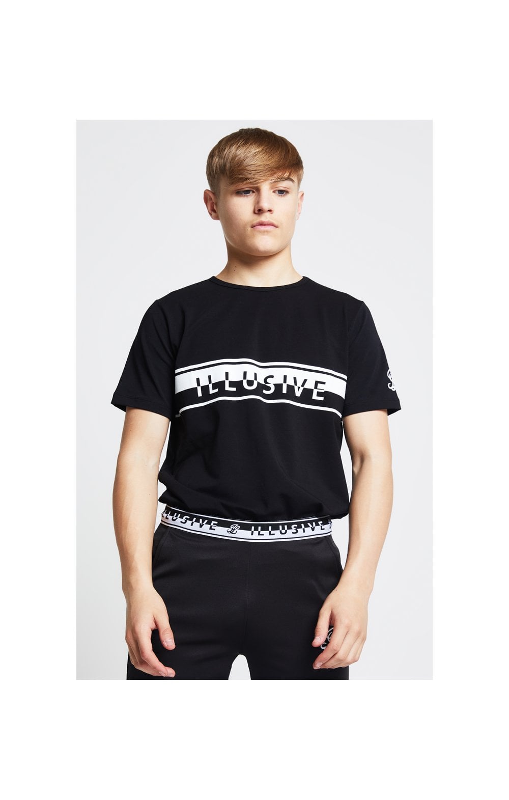 Illusive London Tee – Black (1)