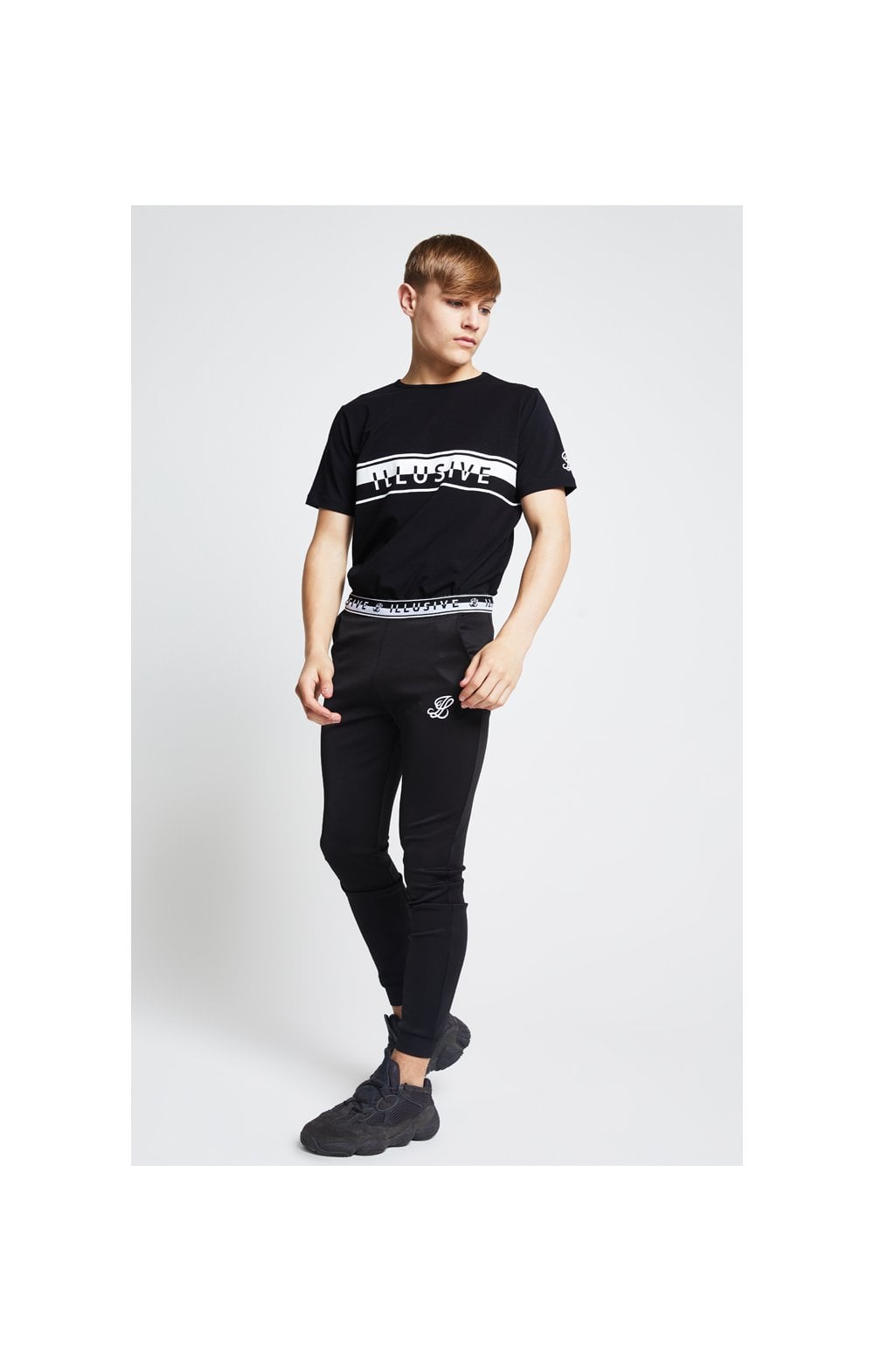 Illusive London Tee – Black (3)