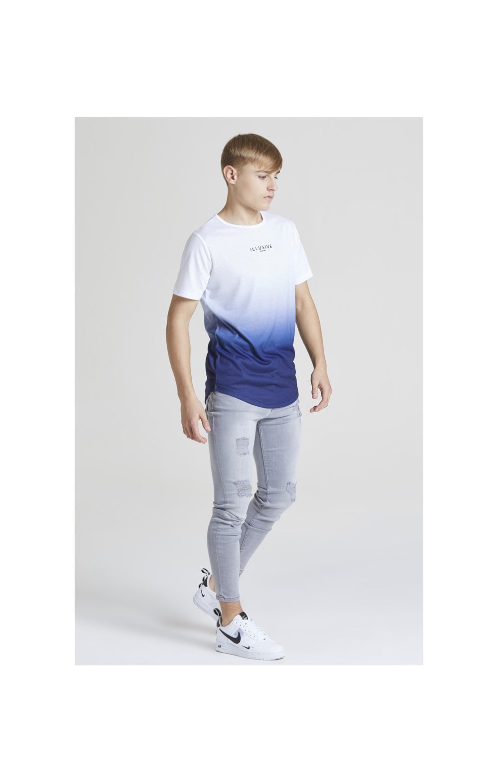 Illusive London Core Fade Tee – White & Navy (2)