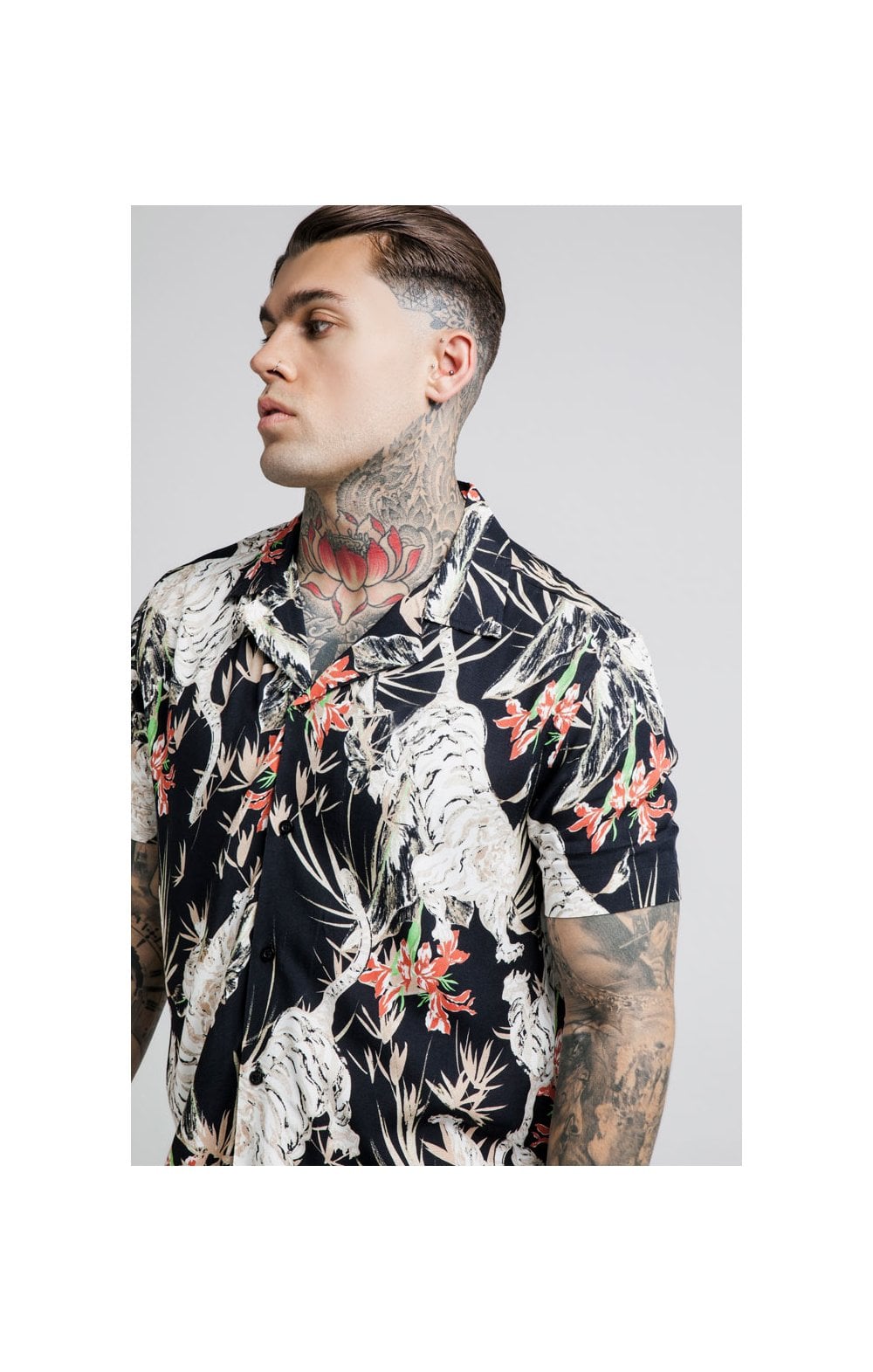 SikSilk Black Lion Resort Shirt – Black (1)