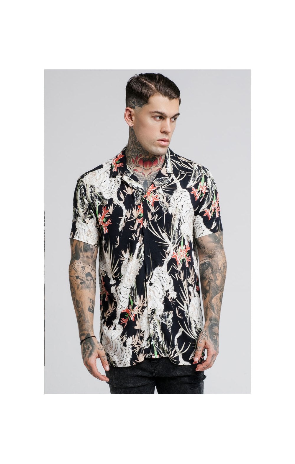 SikSilk Black Lion Resort Shirt – Black