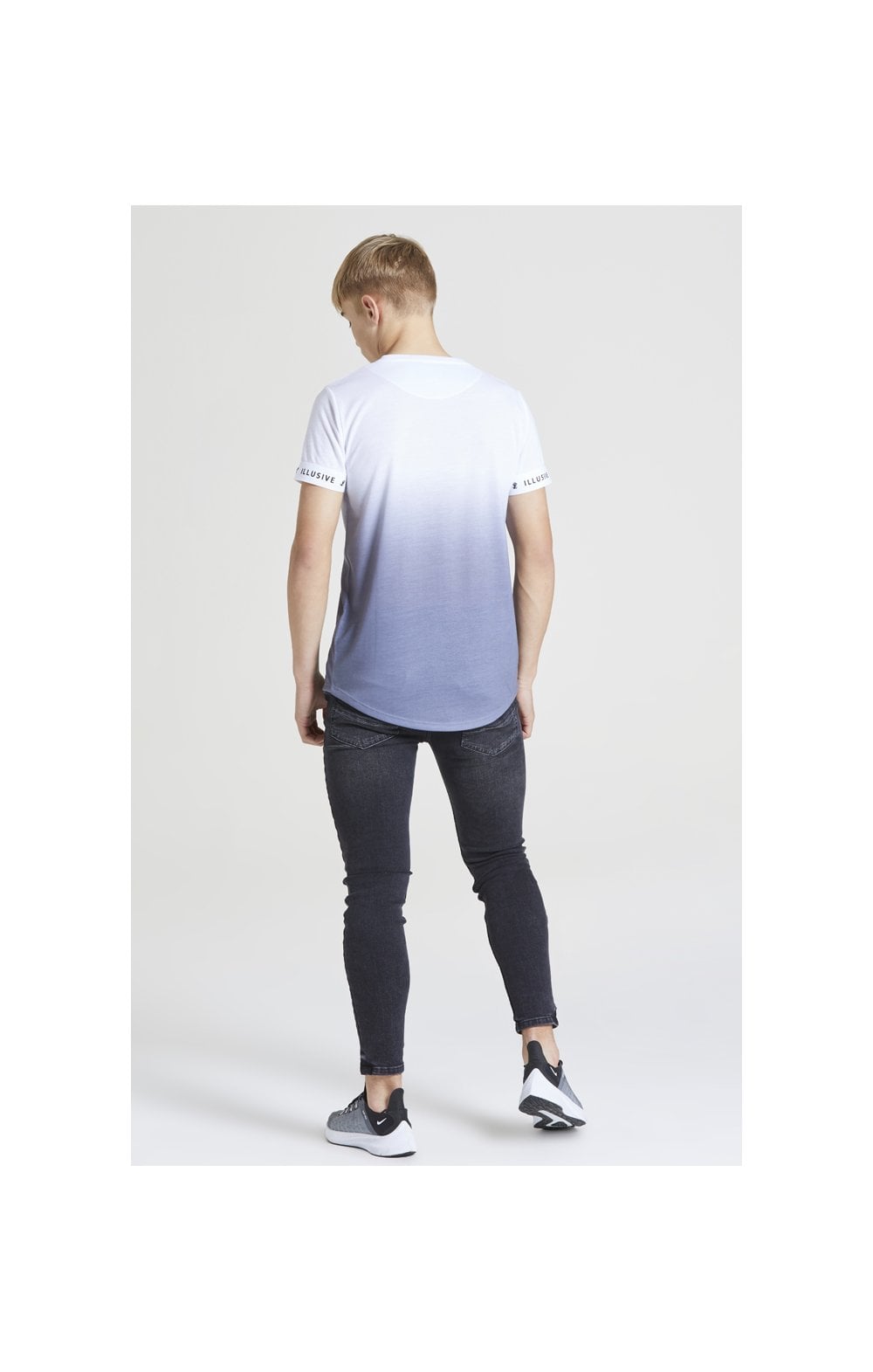 Illusive London Fade Tech Tee – White & Grey (5)