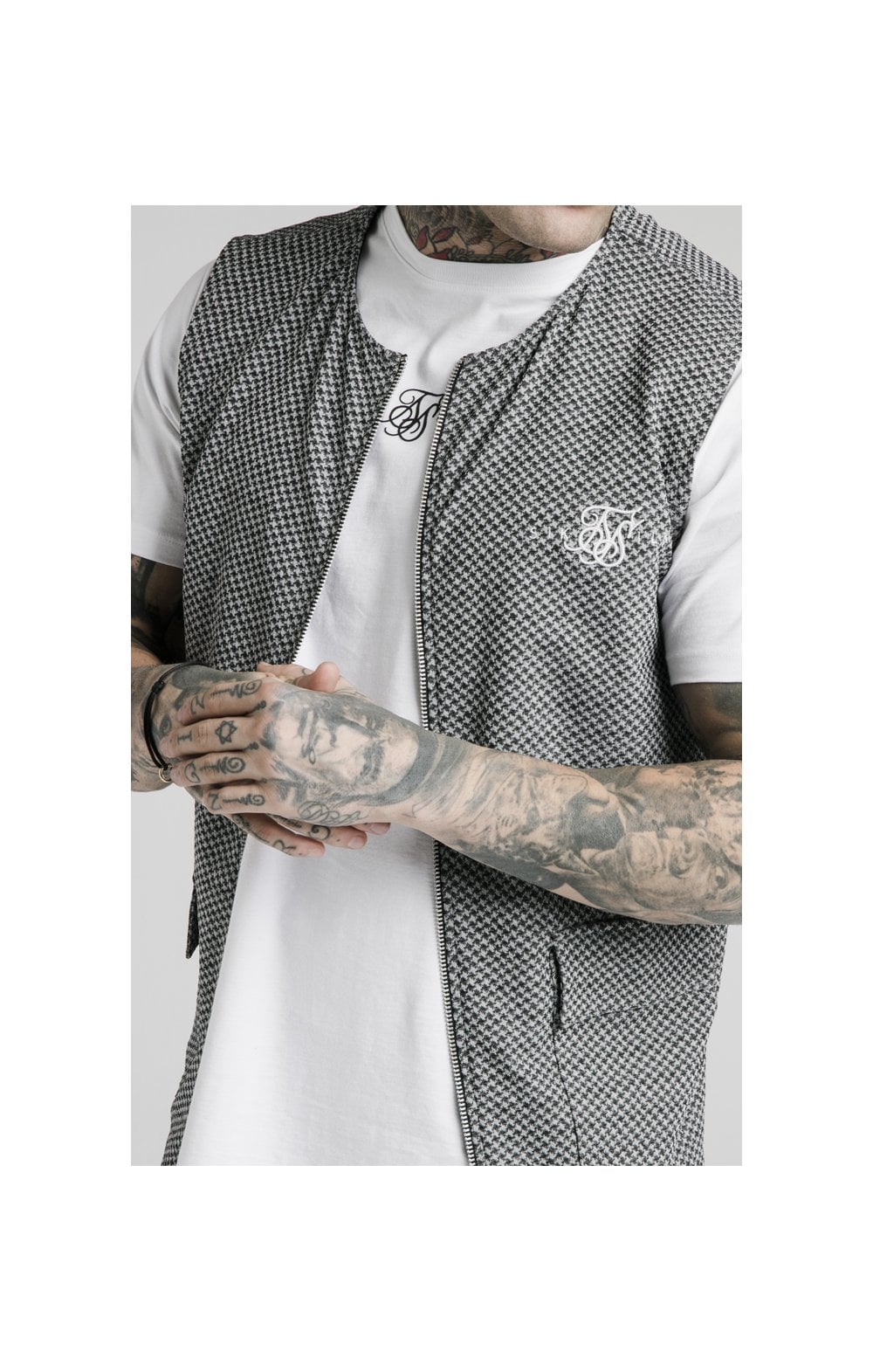 SikSilk Smart Wear Vest - Black & White Dogtooth (1)