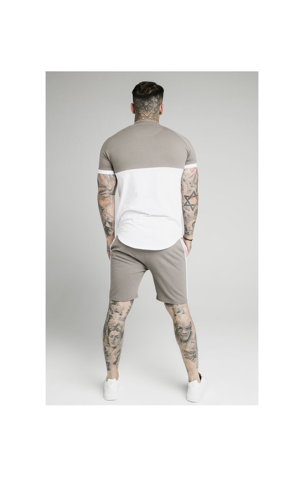 SikSilk S/S Fade Tee – White
                    
                        Grey & Pink (5)