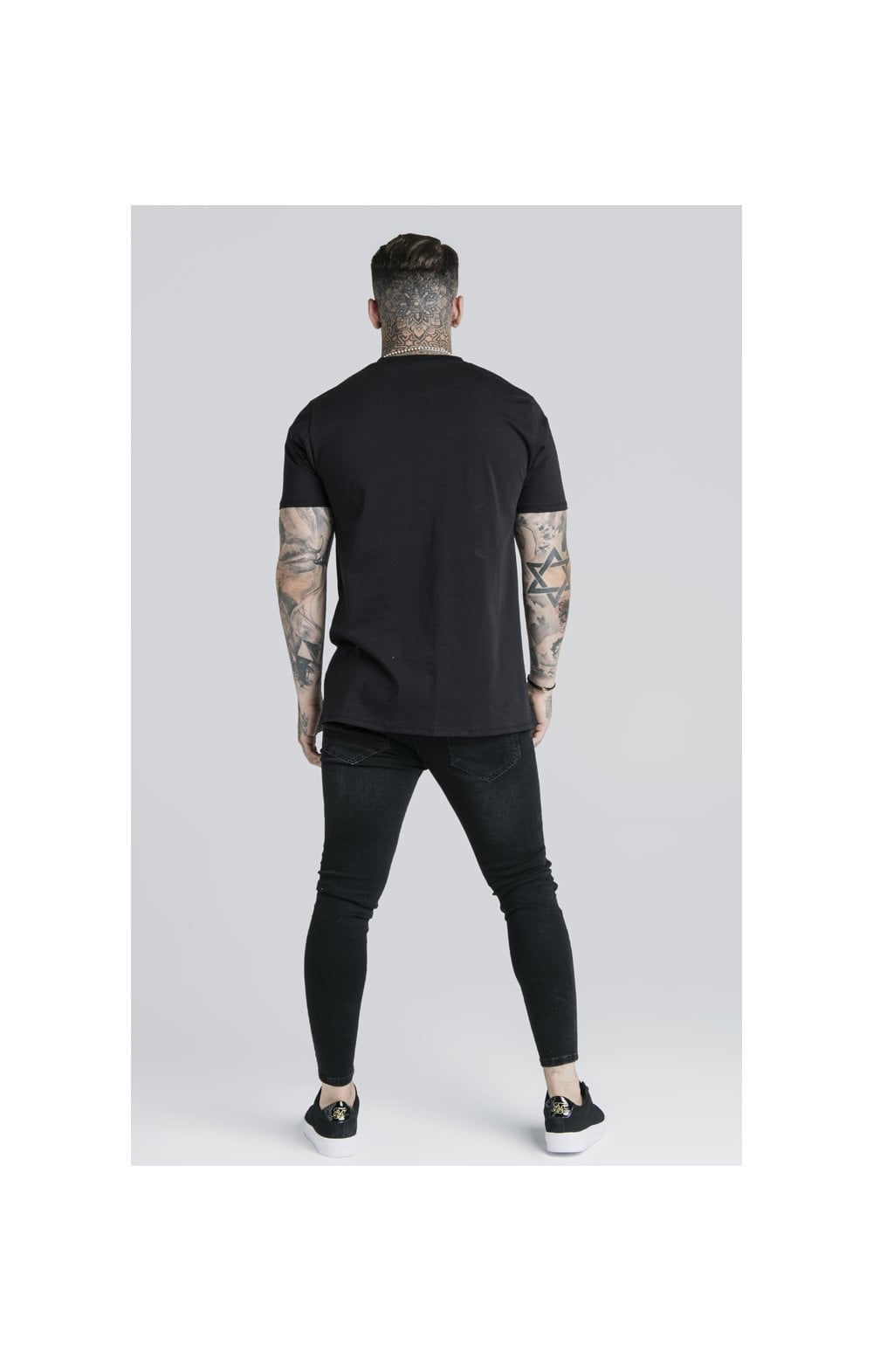 Black Essential Muscle Fit T-Shirt (6)