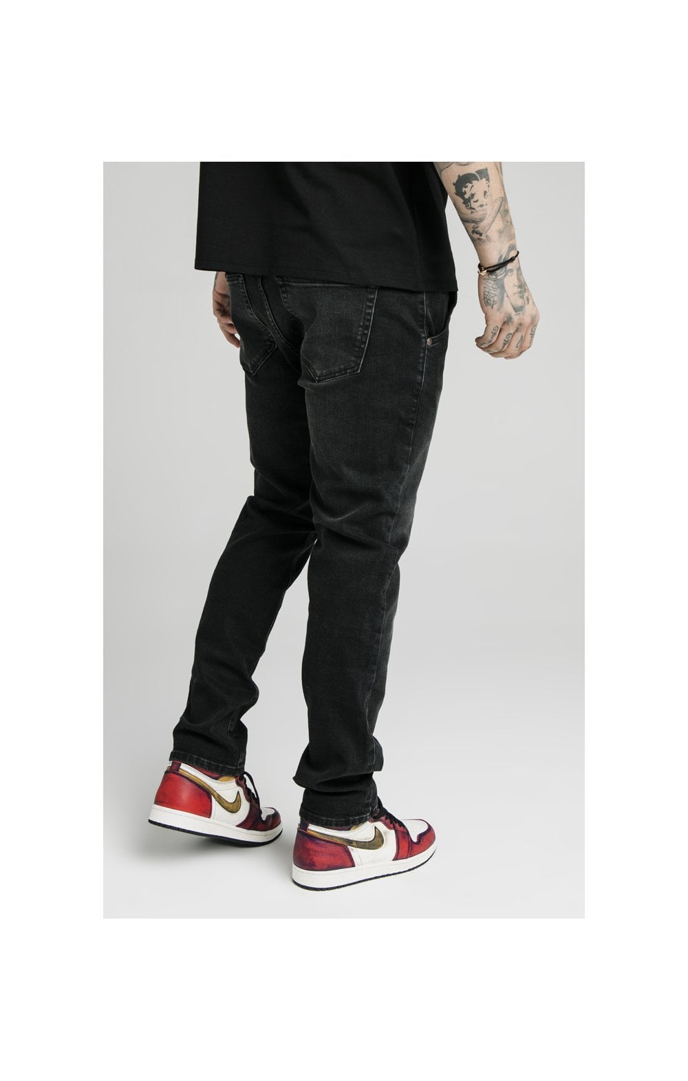 Black Recycled Straight Cut Jean (1)