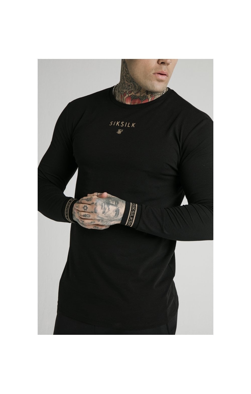 Load image into Gallery viewer, SikSilk Element L/S Straight Hem Gym Tee – Black &amp; Gold (1)