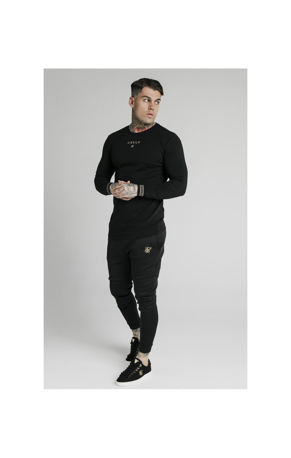 Load image into Gallery viewer, SikSilk Element L/S Straight Hem Gym Tee – Black &amp; Gold (3)