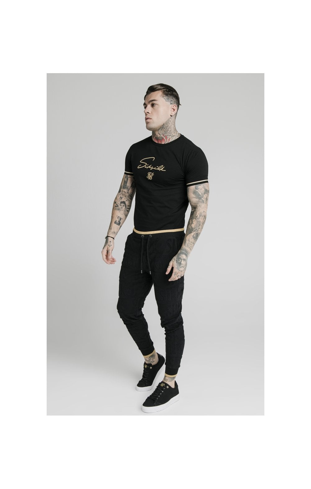Load image into Gallery viewer, SikSilk Signature Tee - Black &amp; Gold (2)