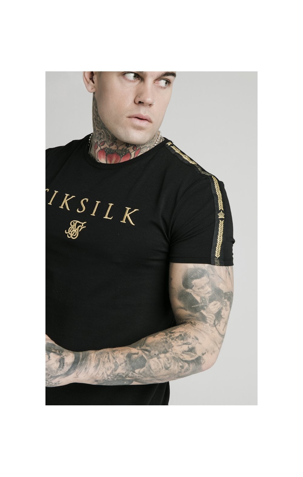 SikSilk Prestige Straight Hem Gym Tee - Black & Gold (1)
