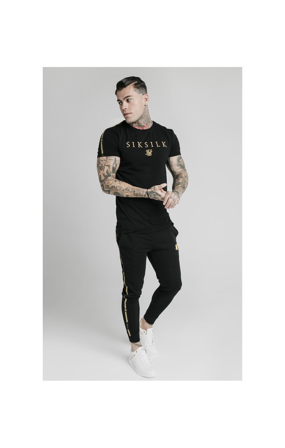 Load image into Gallery viewer, SikSilk Prestige Straight Hem Gym Tee - Black &amp; Gold (2)