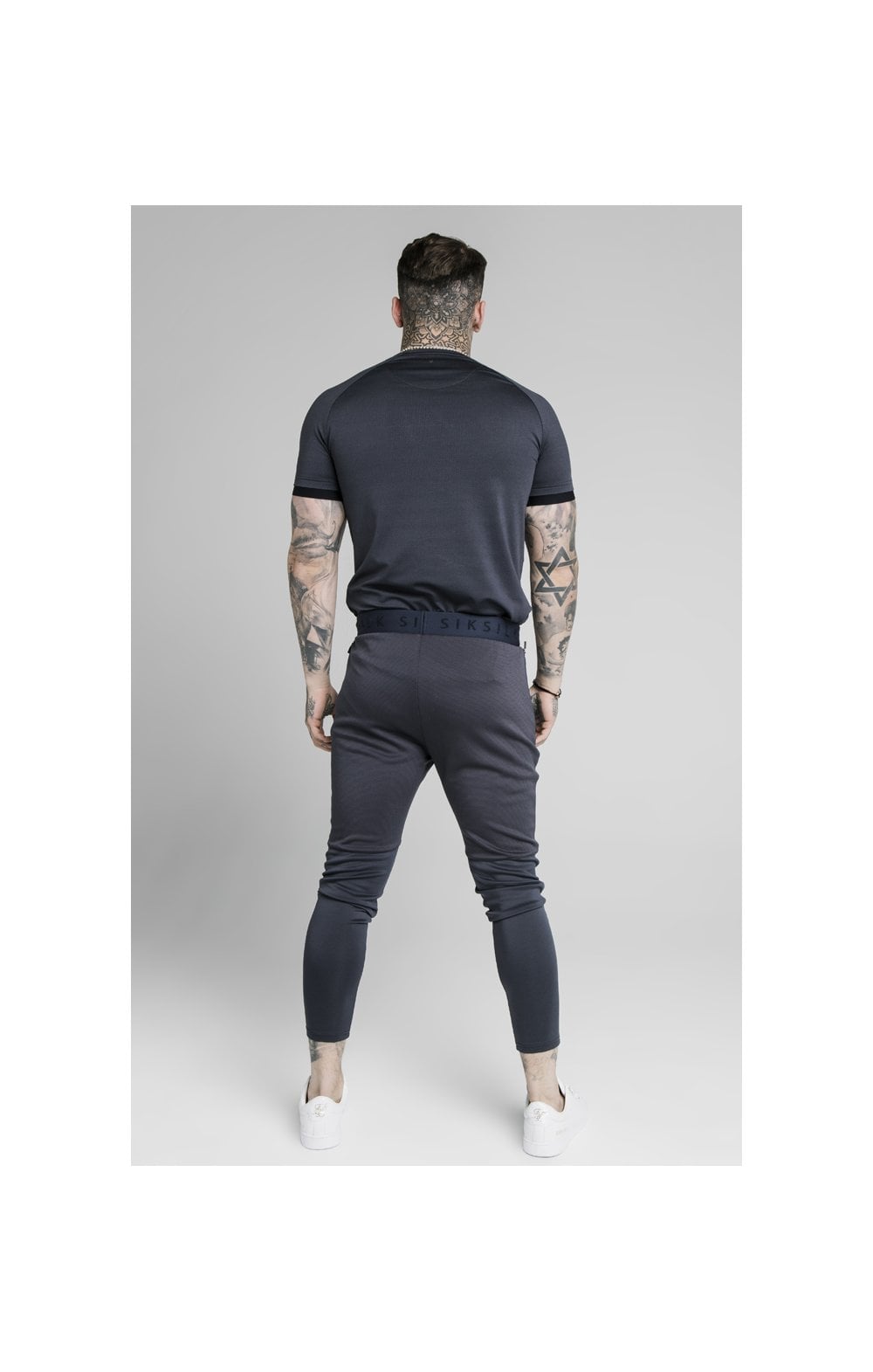 Load image into Gallery viewer, SikSilk Legacy Fade Tech Tee – Midnight Grey &amp; Neon White (4)